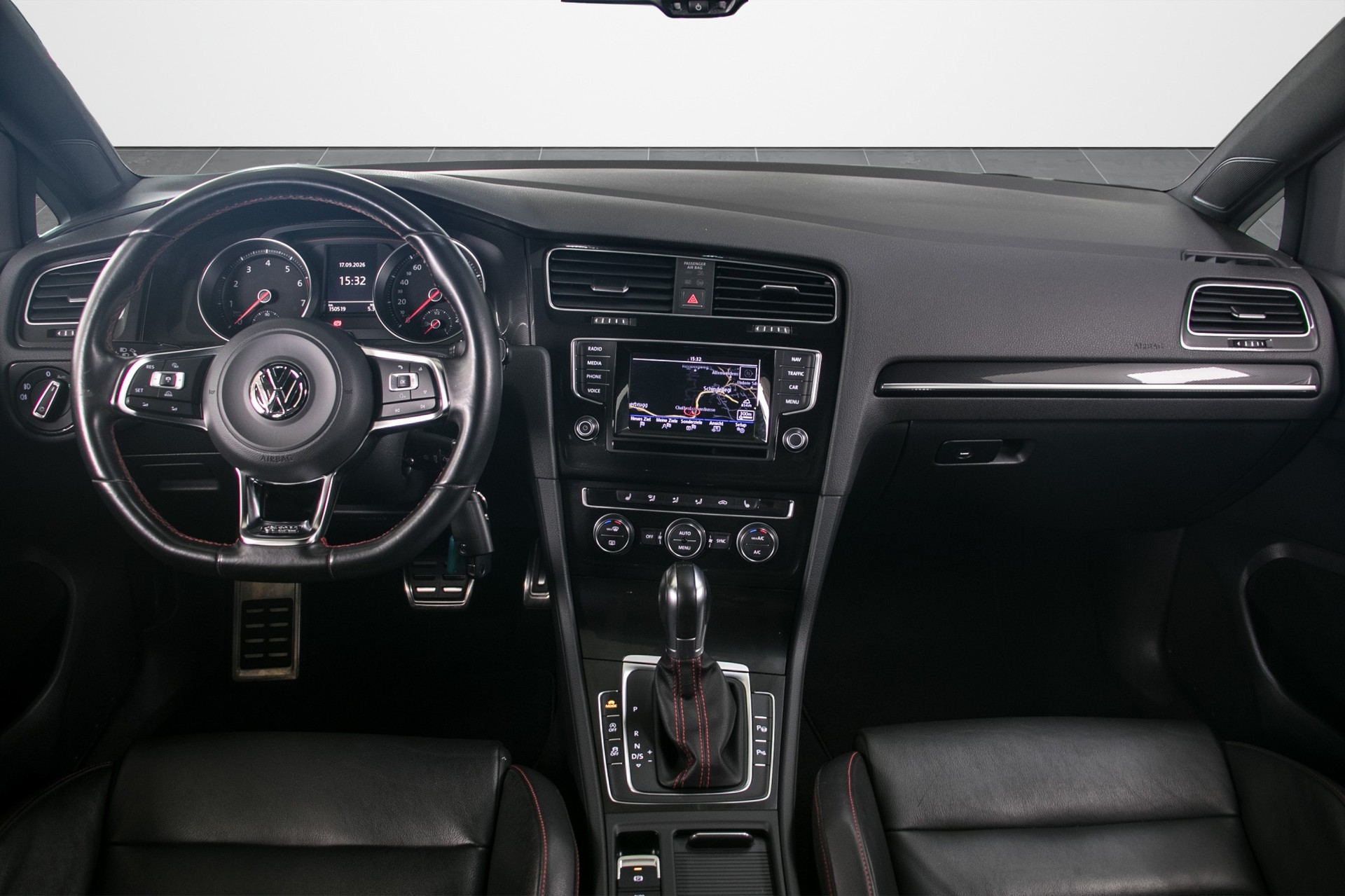 VW Golf 2.0 TSI GTI DSG-image-3