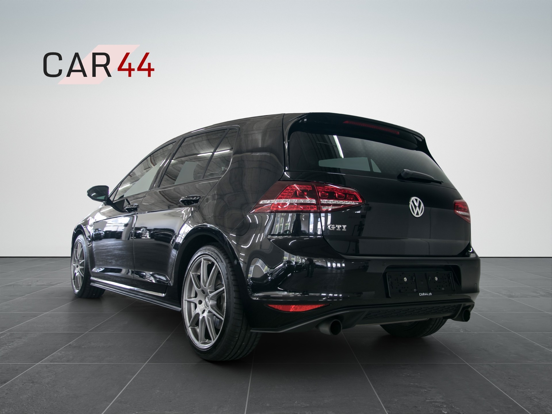 VW Golf 2.0 TSI GTI DSG-image-2