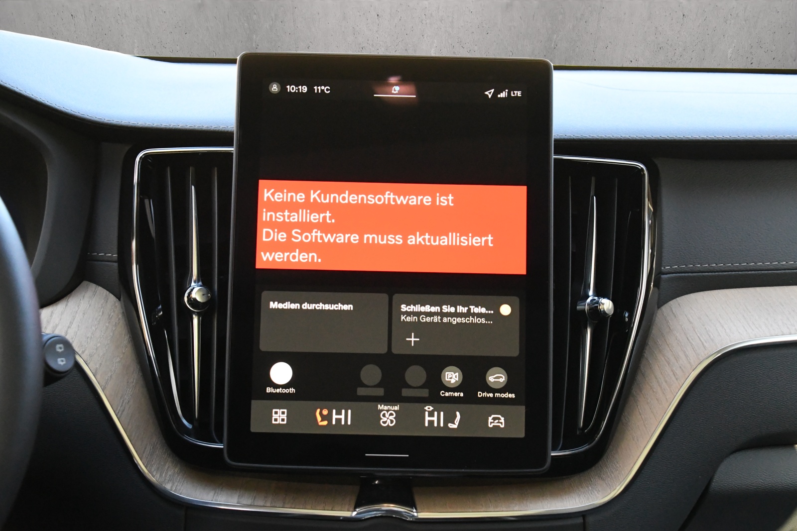 VOLVO XC60 T6 eAWD PluginHybrid Ultra Dark Geartronic-image-10