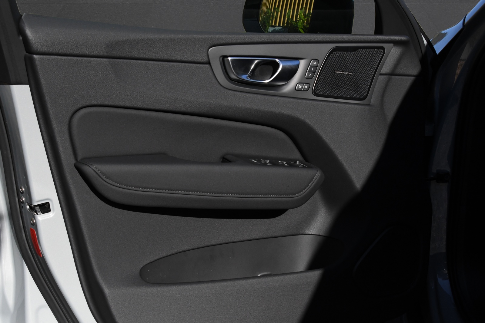 VOLVO XC60 T6 eAWD PluginHybrid Ultra Dark Geartronic-image-8