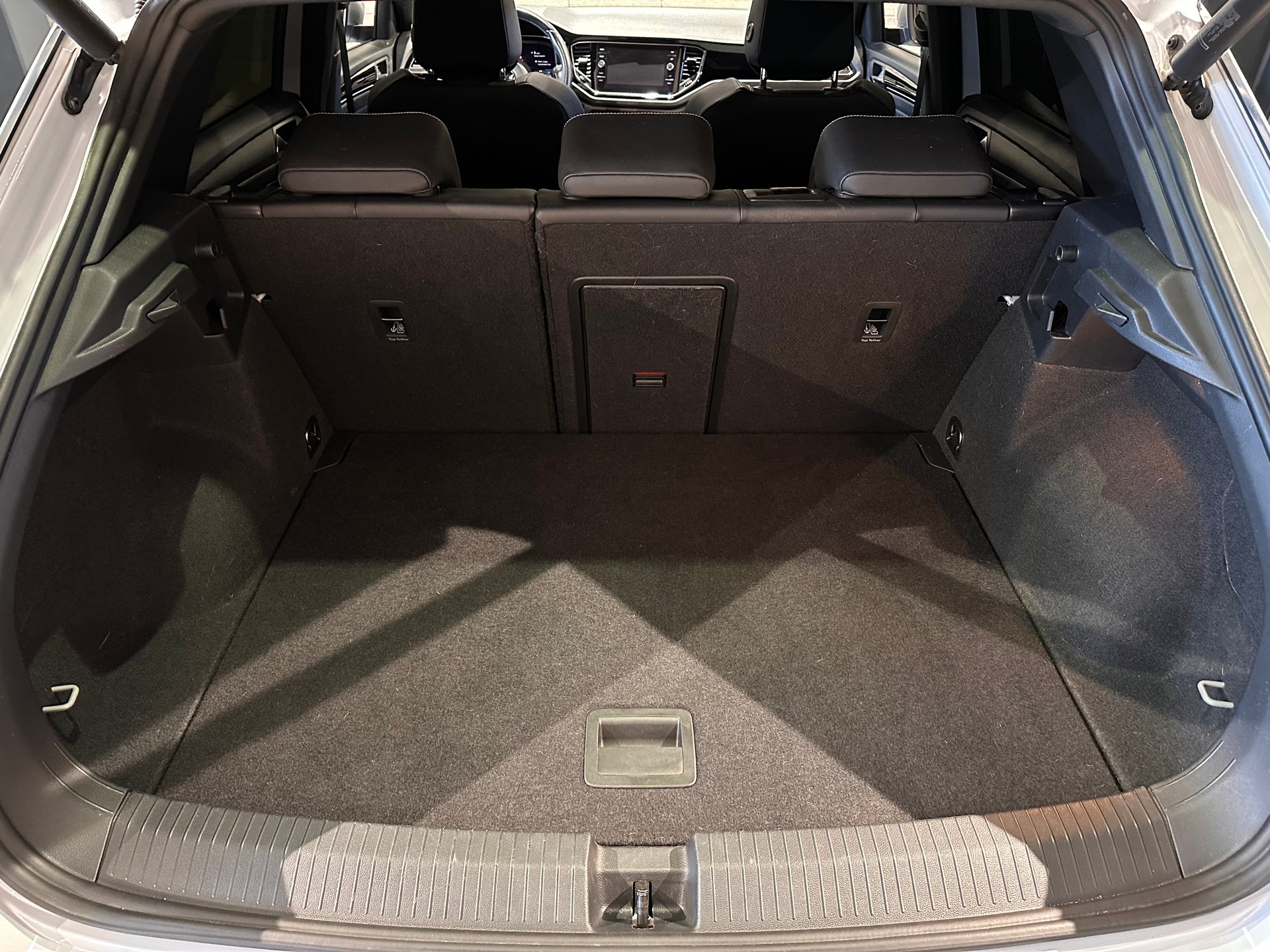 VW T-Roc 2.0 TSI R 4Motion-image-11