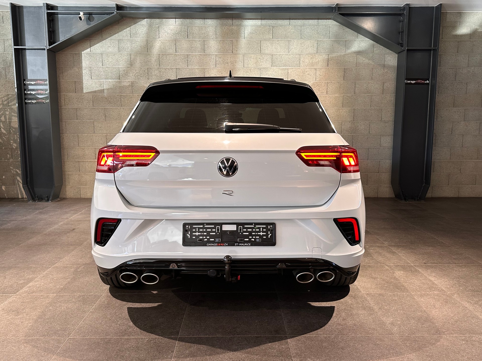 VW T-Roc 2.0 TSI R 4Motion-image-4