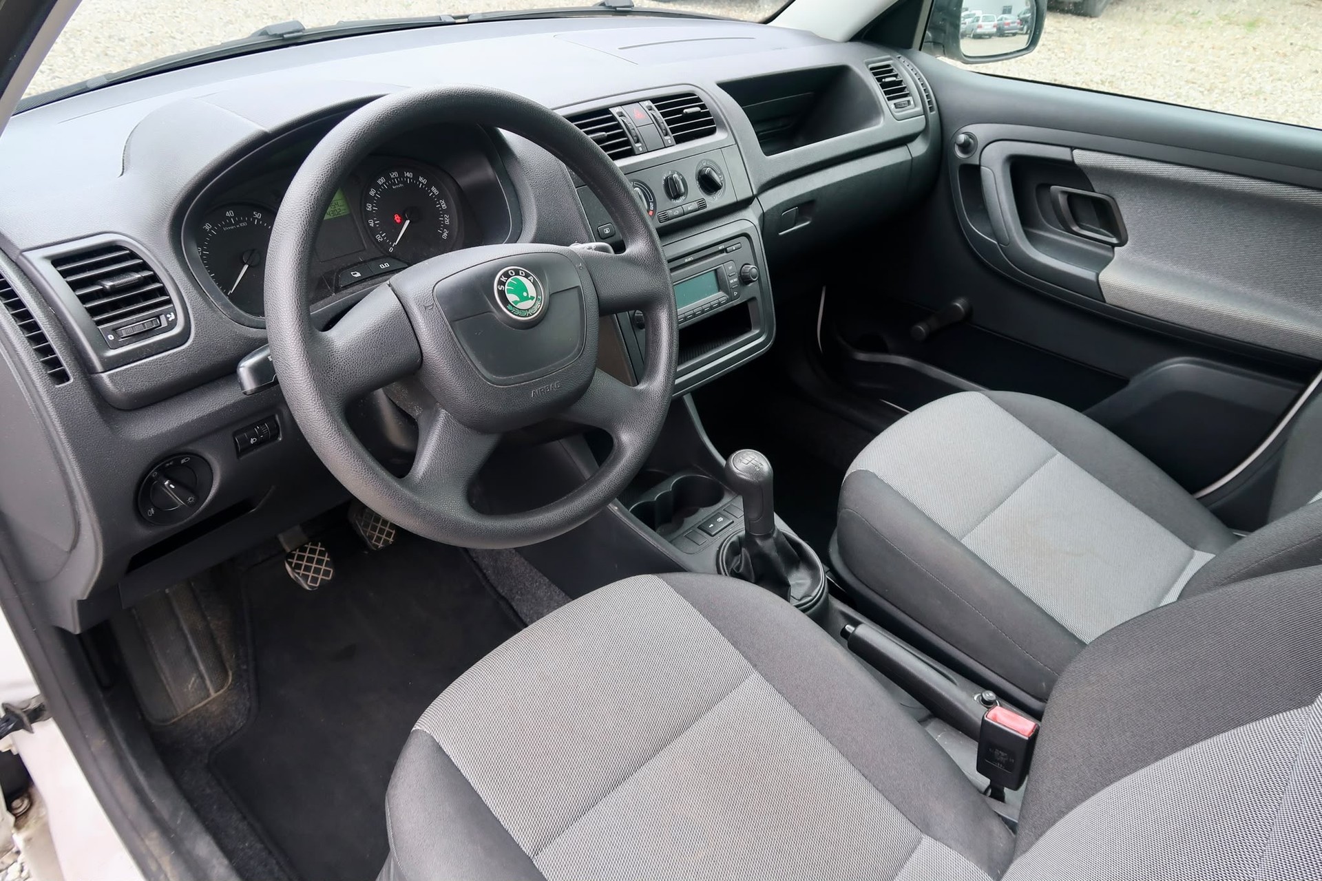 SKODA Fabia 1.2 HPT-image-9