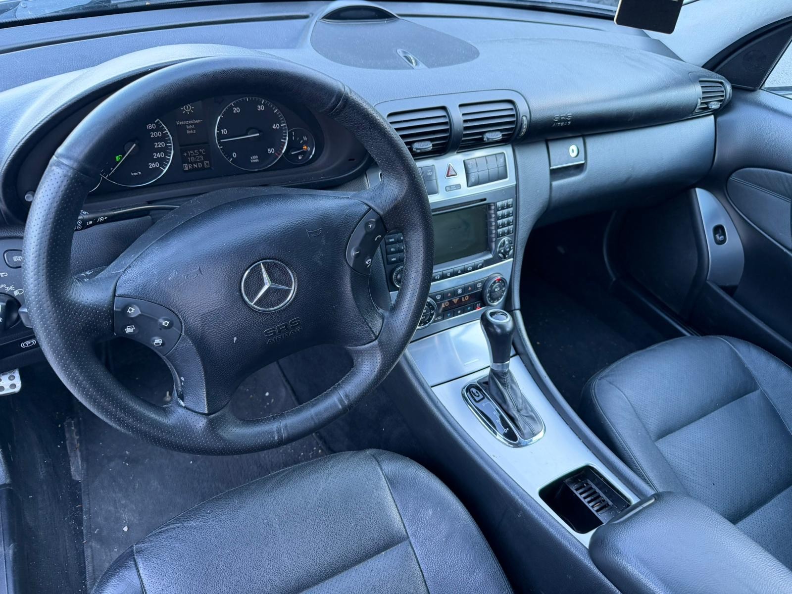 MERCEDES-BENZ C 320 CDI Elégance-image-10