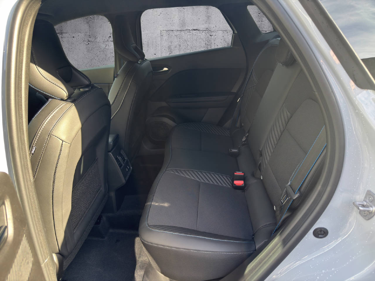 RENAULT Symbioz esprit Alpine mild hybrid 140 EDC-image-6