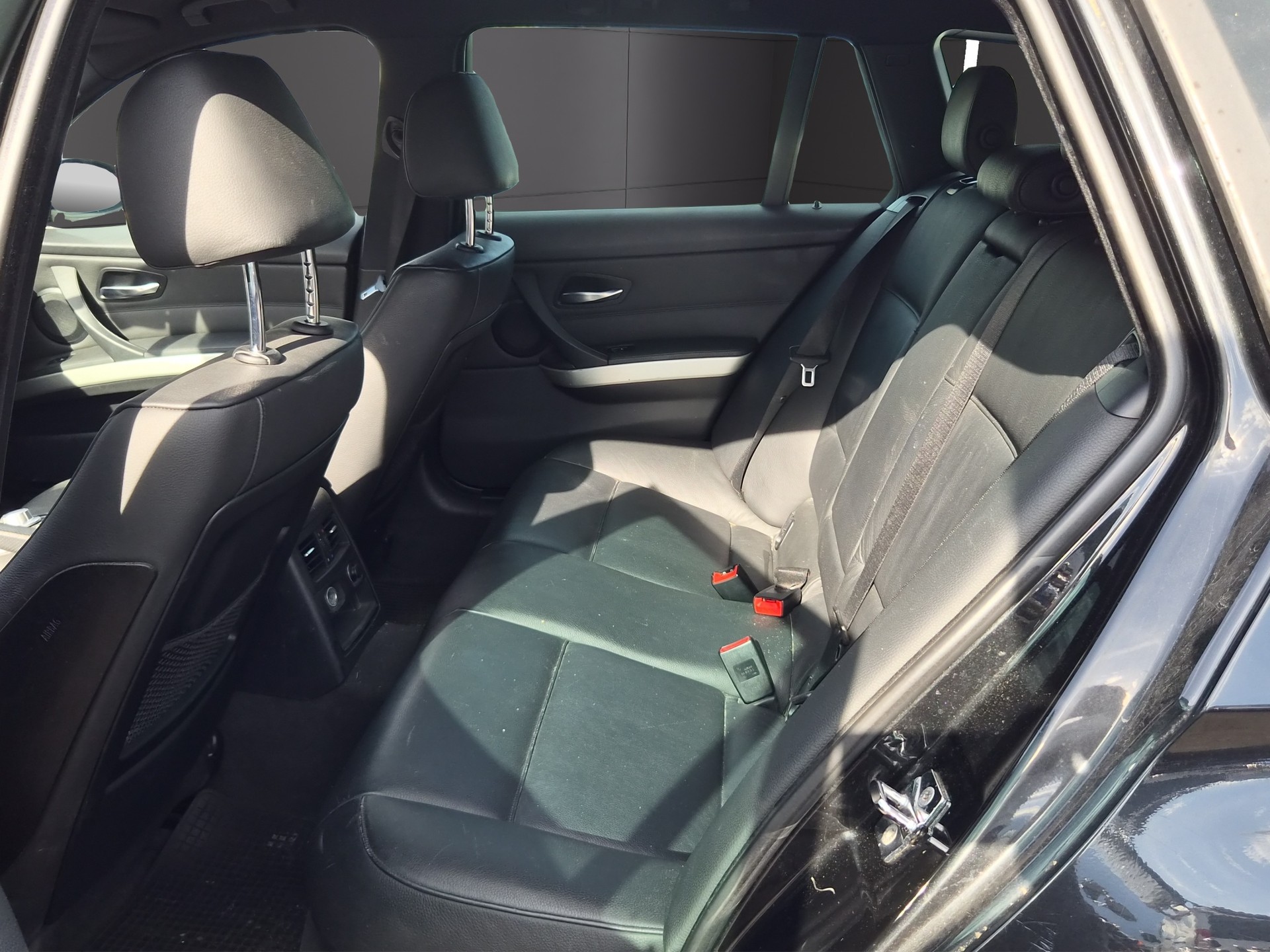 BMW 325xi Touring more4you-image-9
