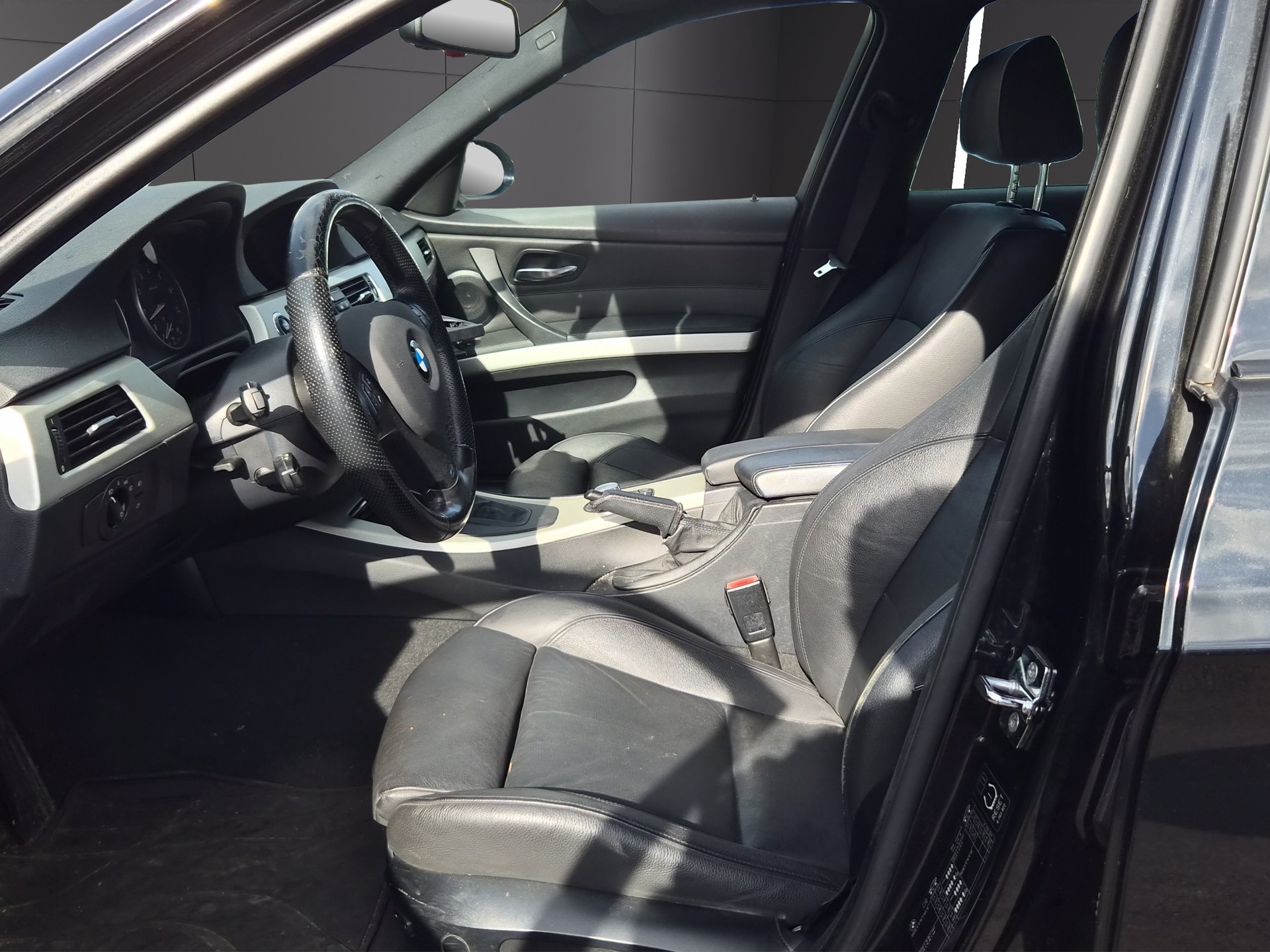 BMW 325xi Touring more4you-image-8