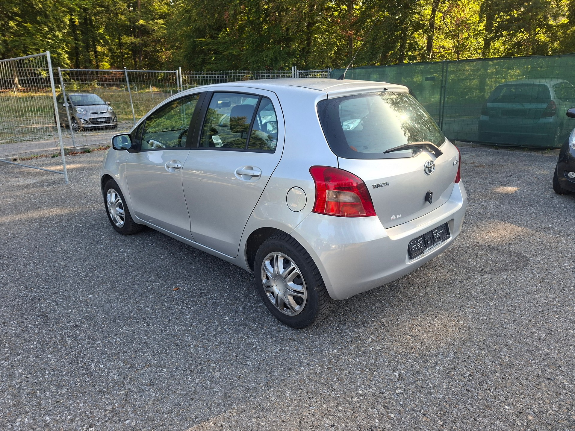 TOYOTA Yaris 1.3 Linea Luna-image-6