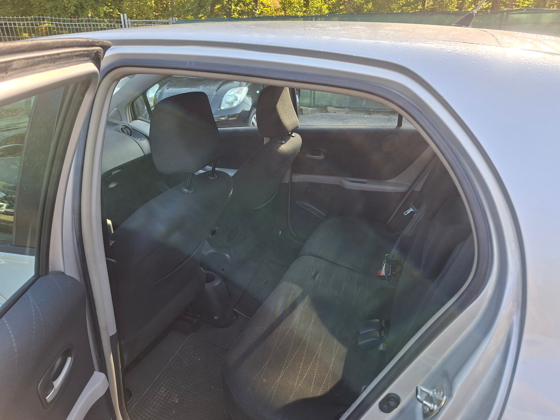 TOYOTA Yaris 1.3 Linea Luna-image-10