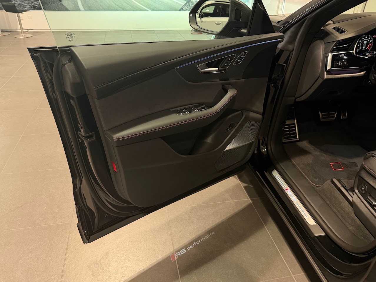 AUDI RSQ8 performance quattro-image-2