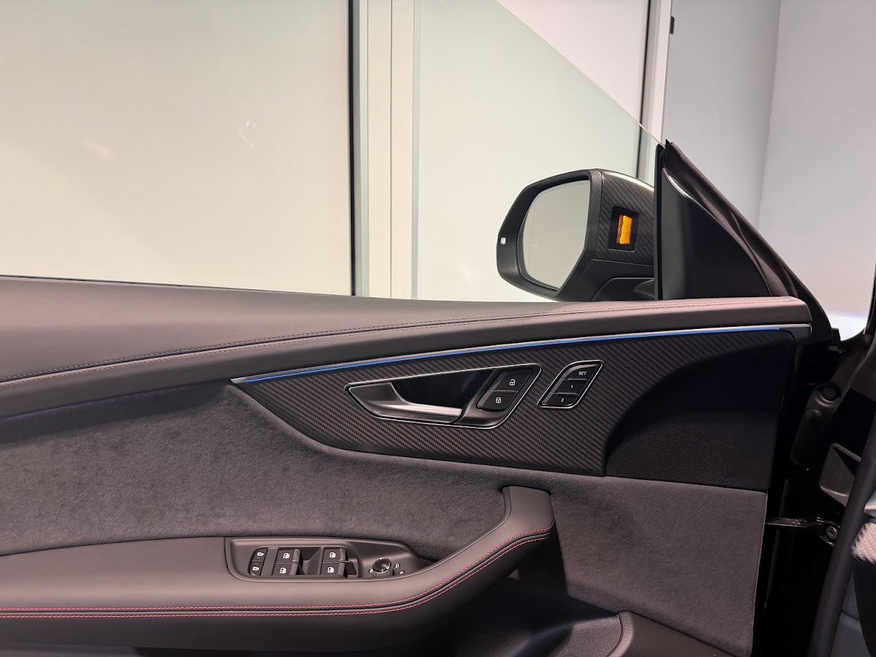 AUDI RSQ8 performance quattro-image-7