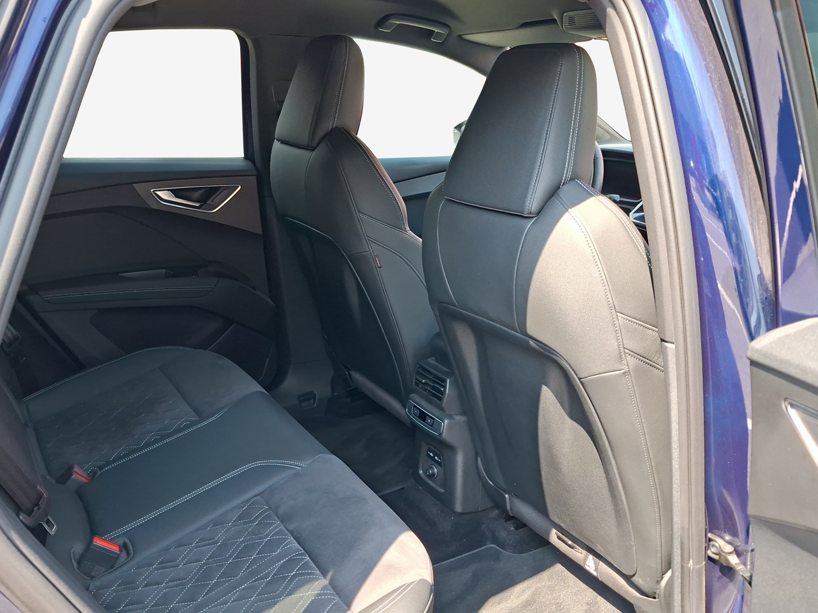 AUDI Q4 Sportback e-tron 50 quattro-image-14