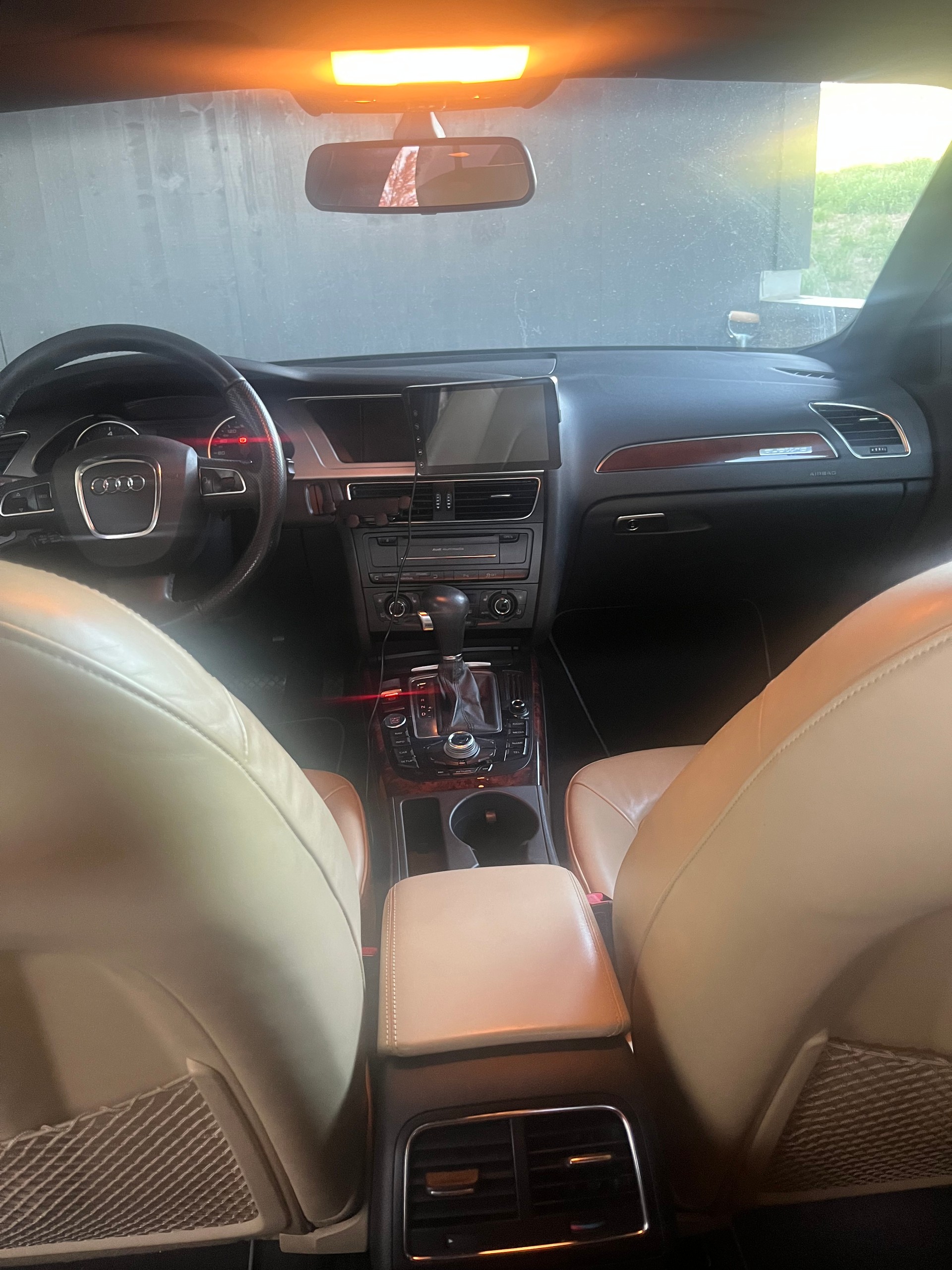 AUDI A4 3.0 V6 TDI quattro S-Tronic-image-7