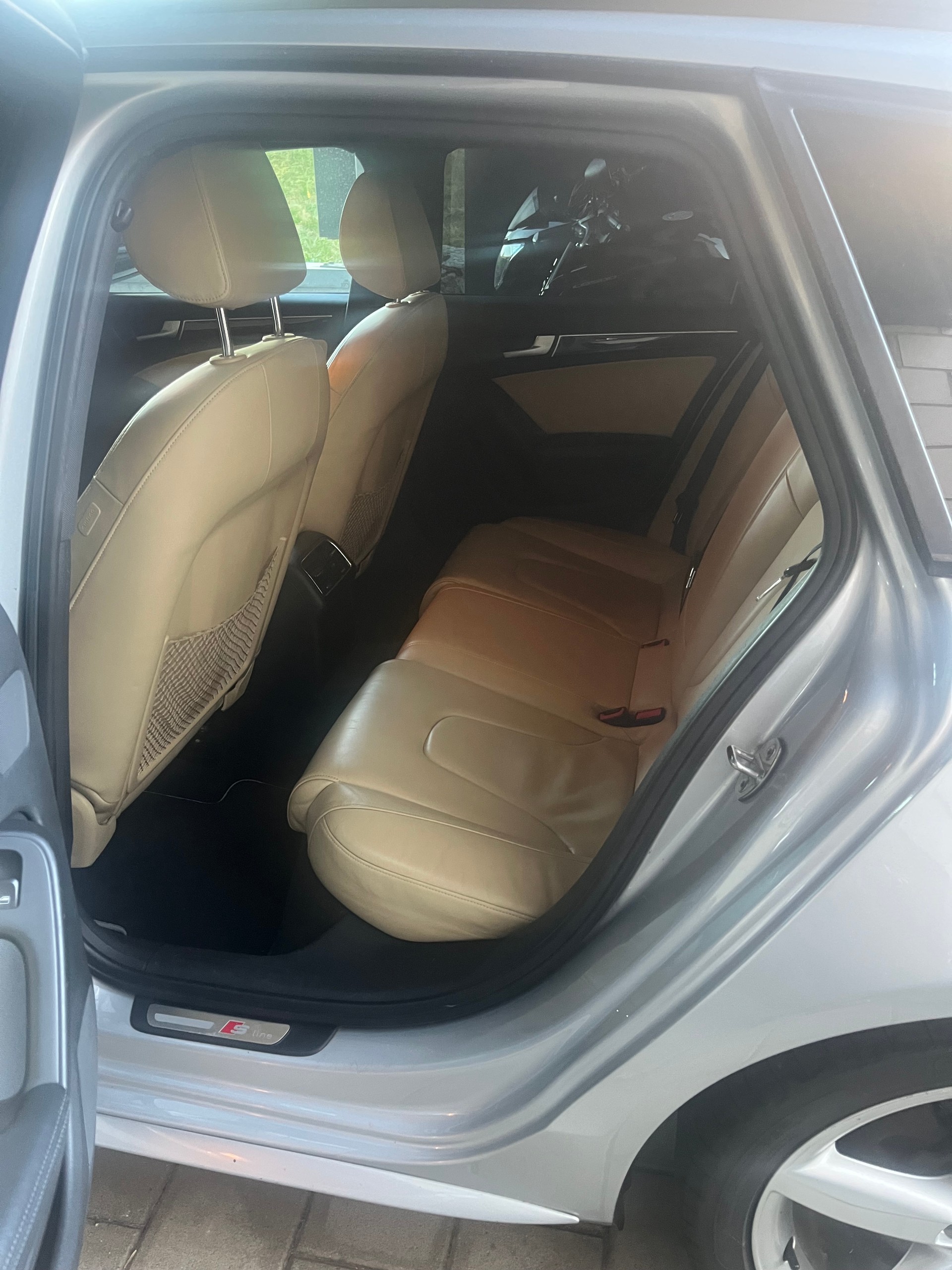 AUDI A4 3.0 V6 TDI quattro S-Tronic-image-5