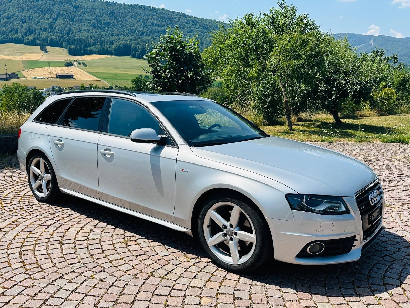 AUDI A4 3.0 V6 TDI quattro S-Tronic-image-1