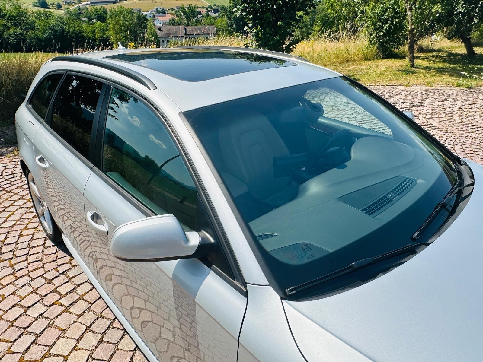 AUDI A4 3.0 V6 TDI quattro S-Tronic-image-4