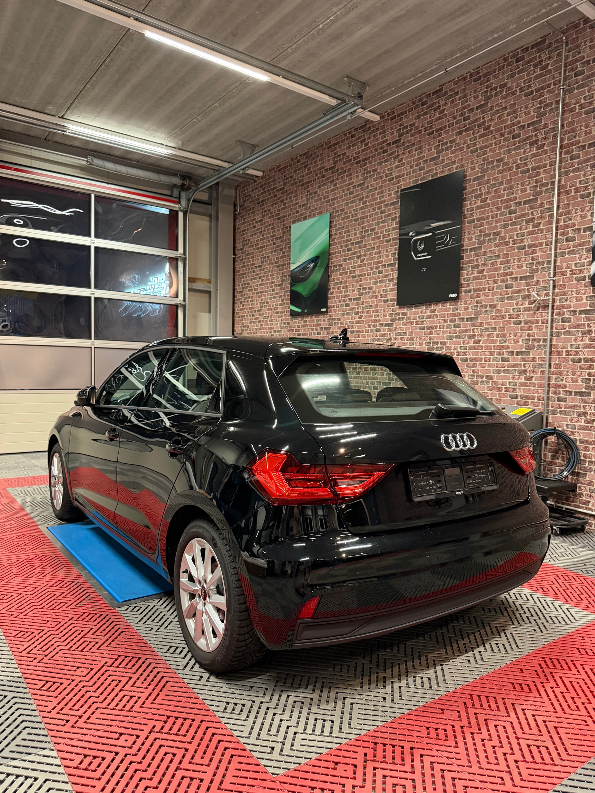 AUDI A1 Sportback 30 TFSI advanced Attraction S-tronic-image-2