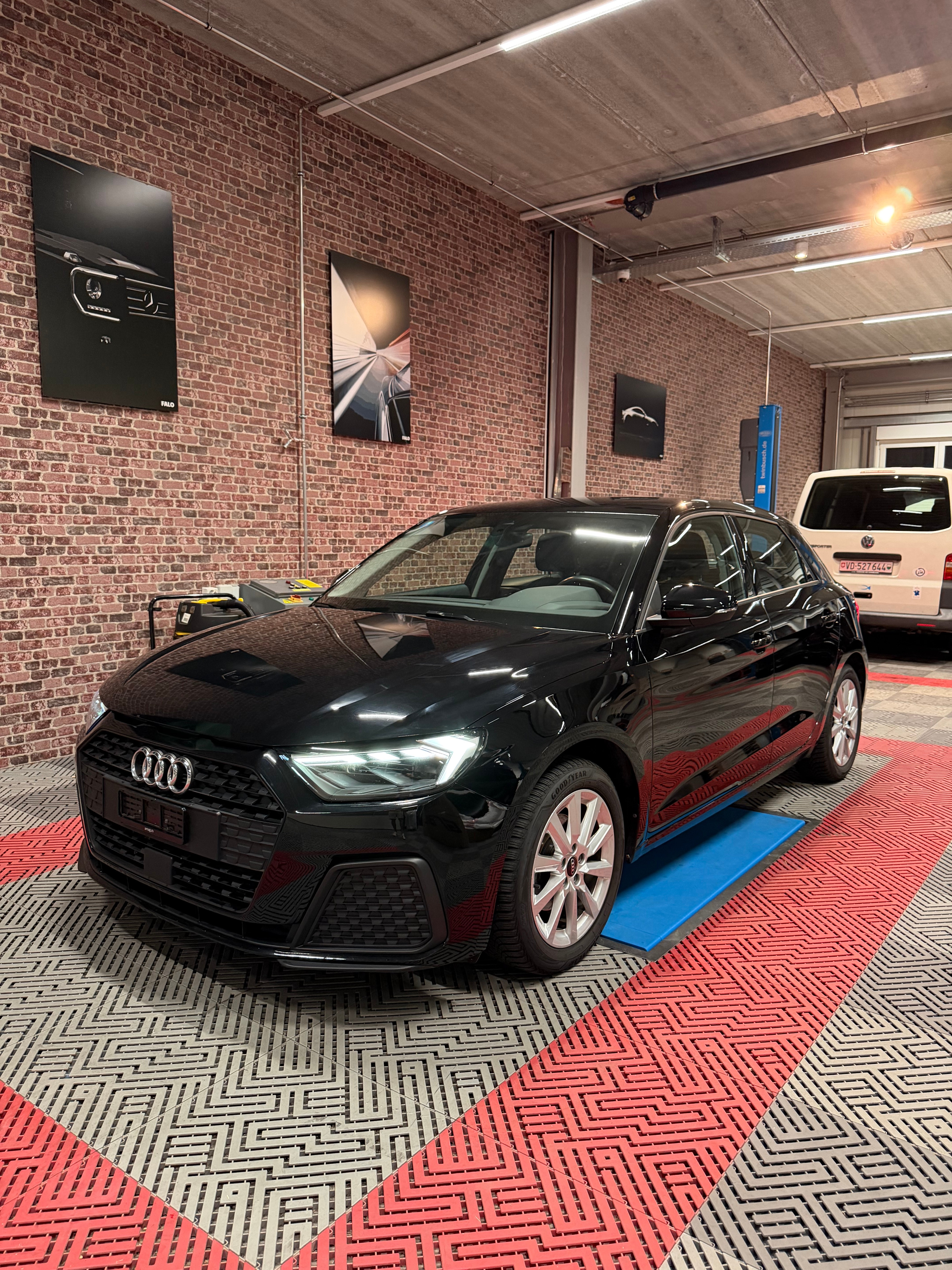AUDI A1 Sportback 30 TFSI advanced Attraction S-tronic — slika 1