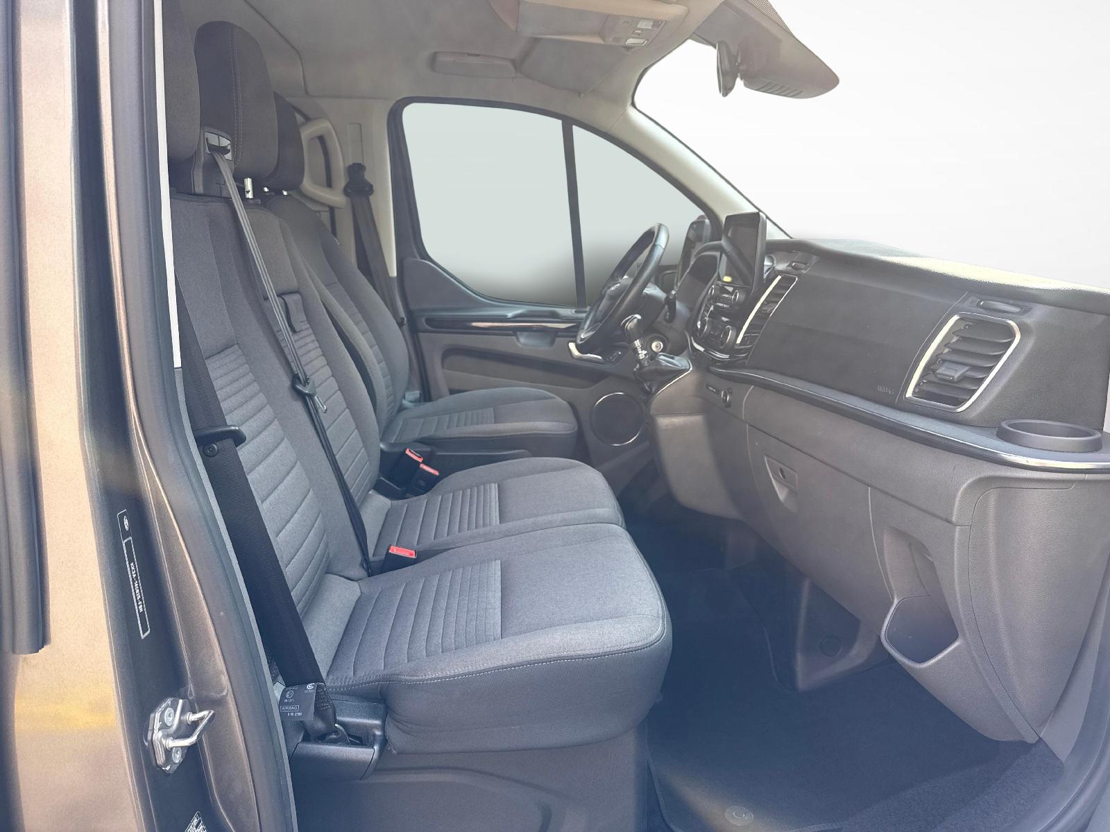 FORD Tourneo C Bus 320 L2 2.0 TDCi 130 Titanium - Ruote invernali incluse-image-9