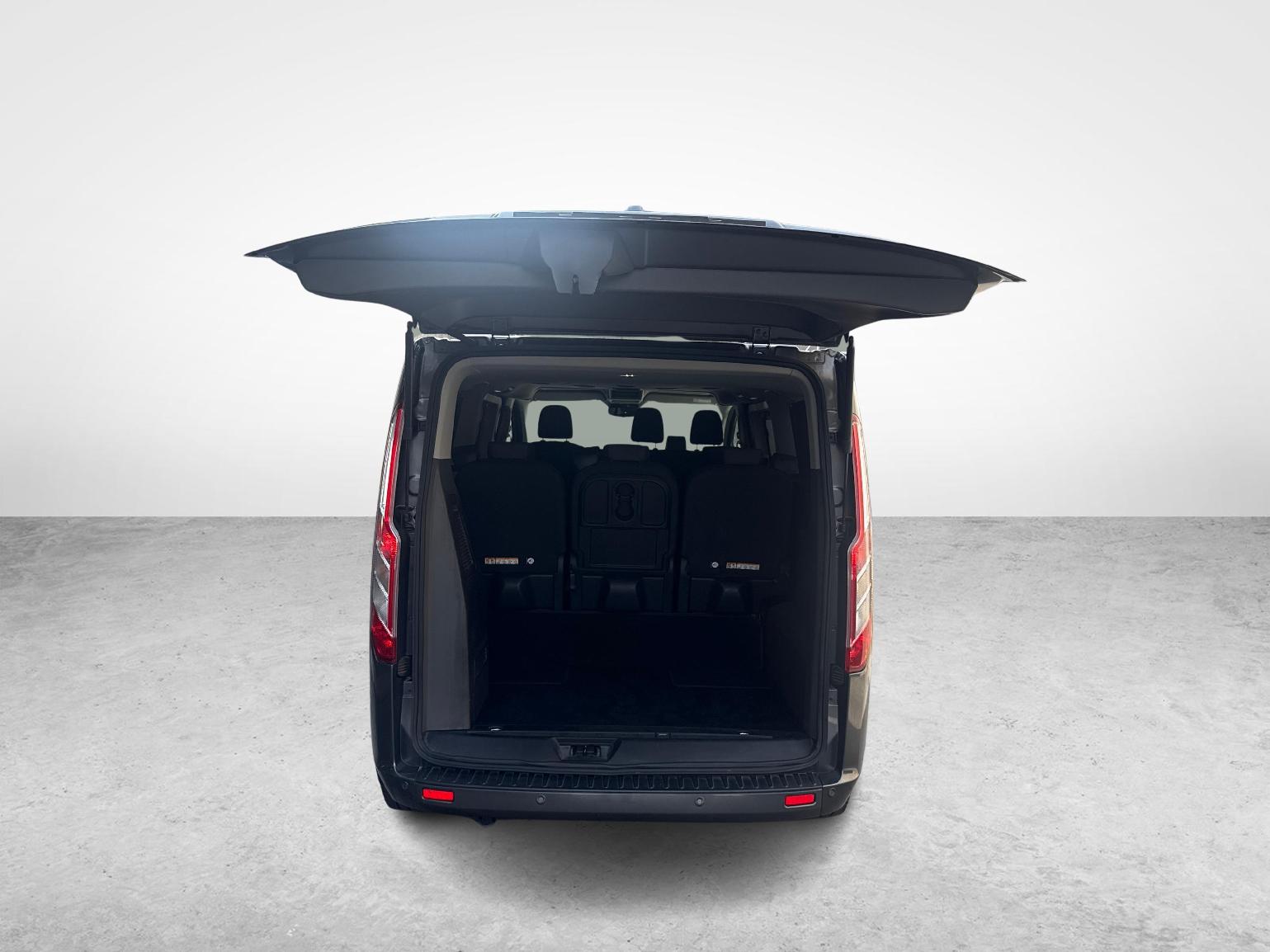 FORD Tourneo C Bus 320 L2 2.0 TDCi 130 Titanium - Ruote invernali incluse-image-12