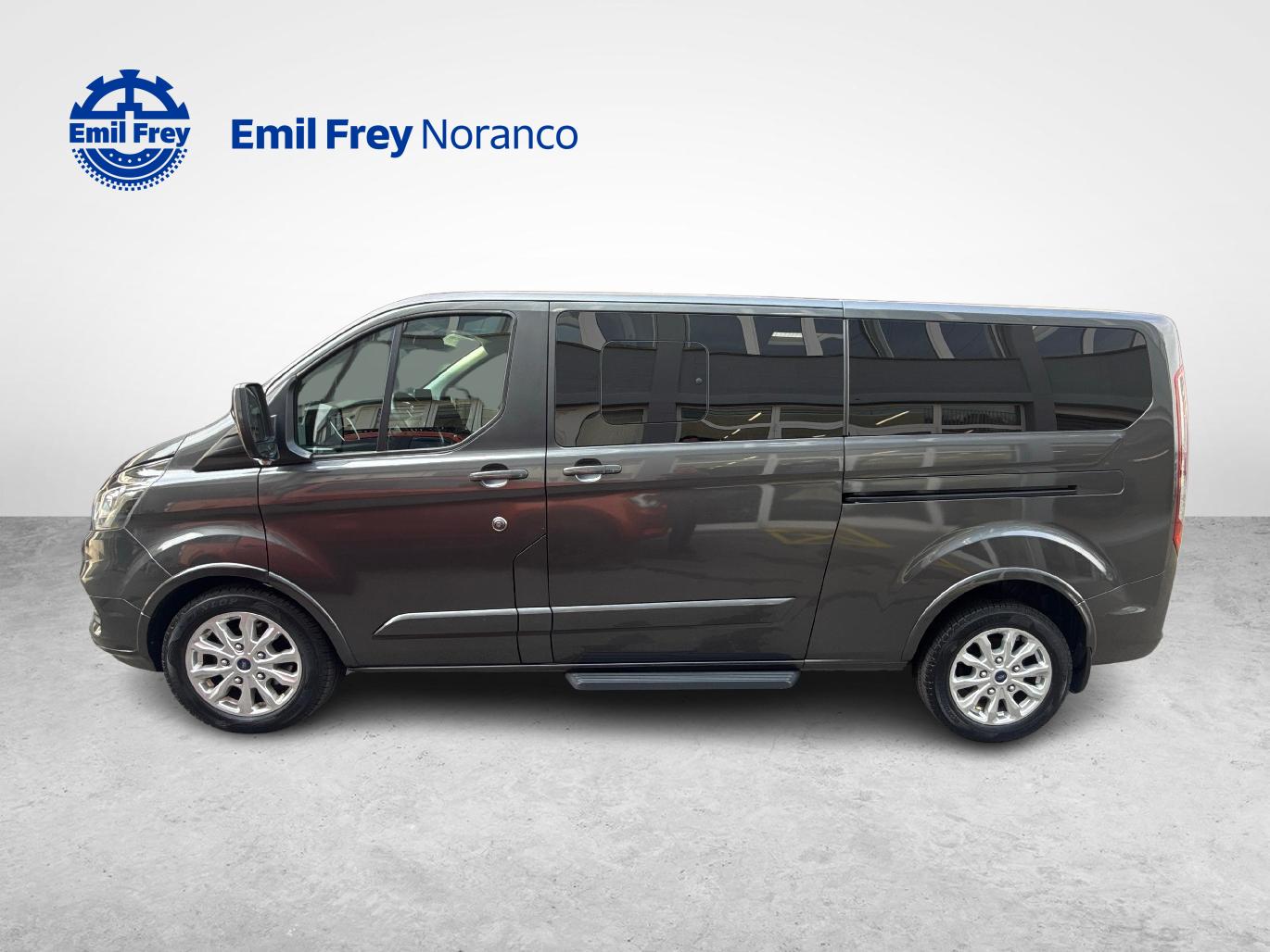 FORD Tourneo C Bus 320 L2 2.0 TDCi 130 Titanium - Ruote invernali incluse-image-1