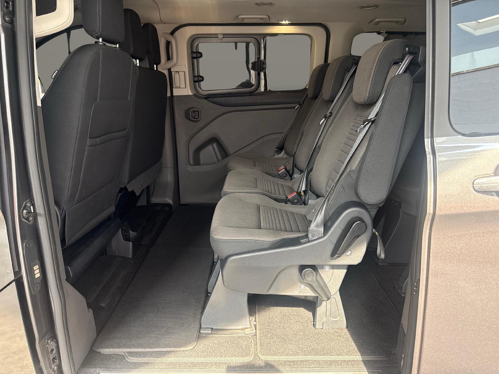 FORD Tourneo C Bus 320 L2 2.0 TDCi 130 Titanium - Ruote invernali incluse-image-10