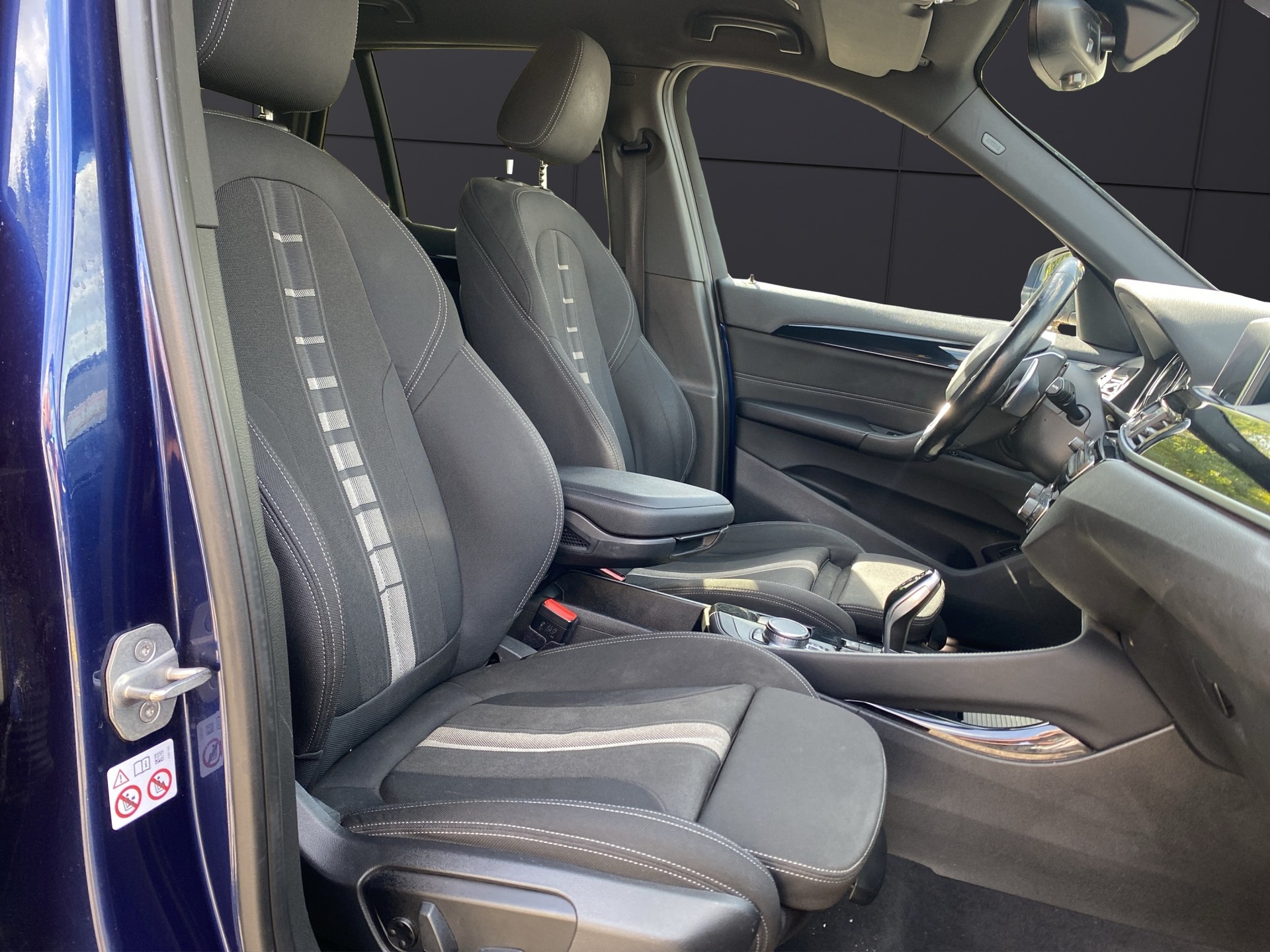BMW X1 xDrive 18d Essential Edition Steptronic-image-14