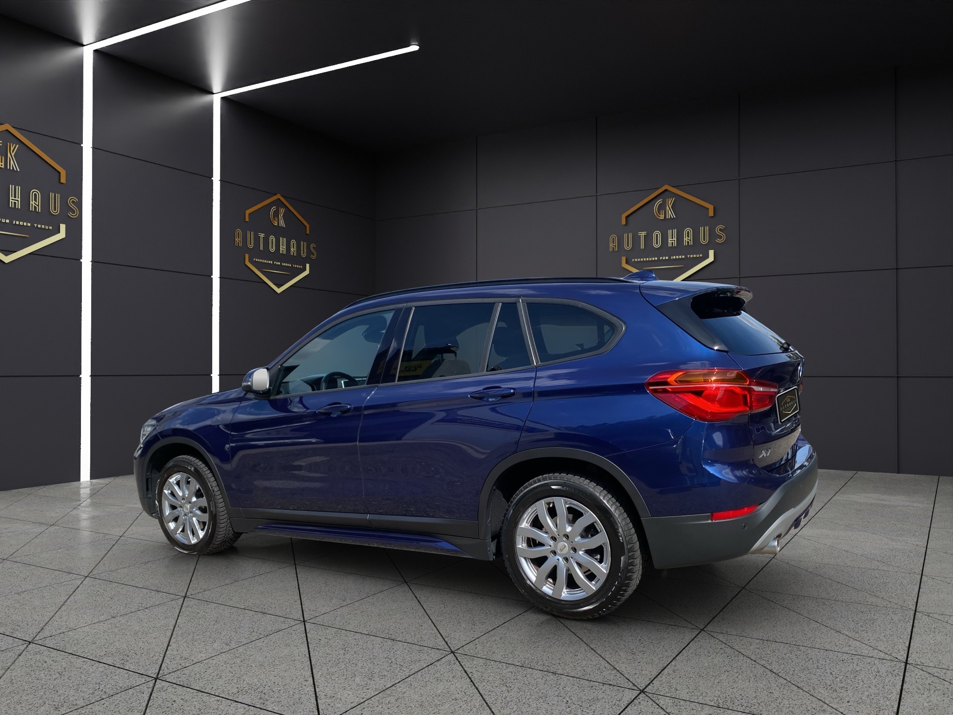 BMW X1 xDrive 18d Essential Edition Steptronic-image-2