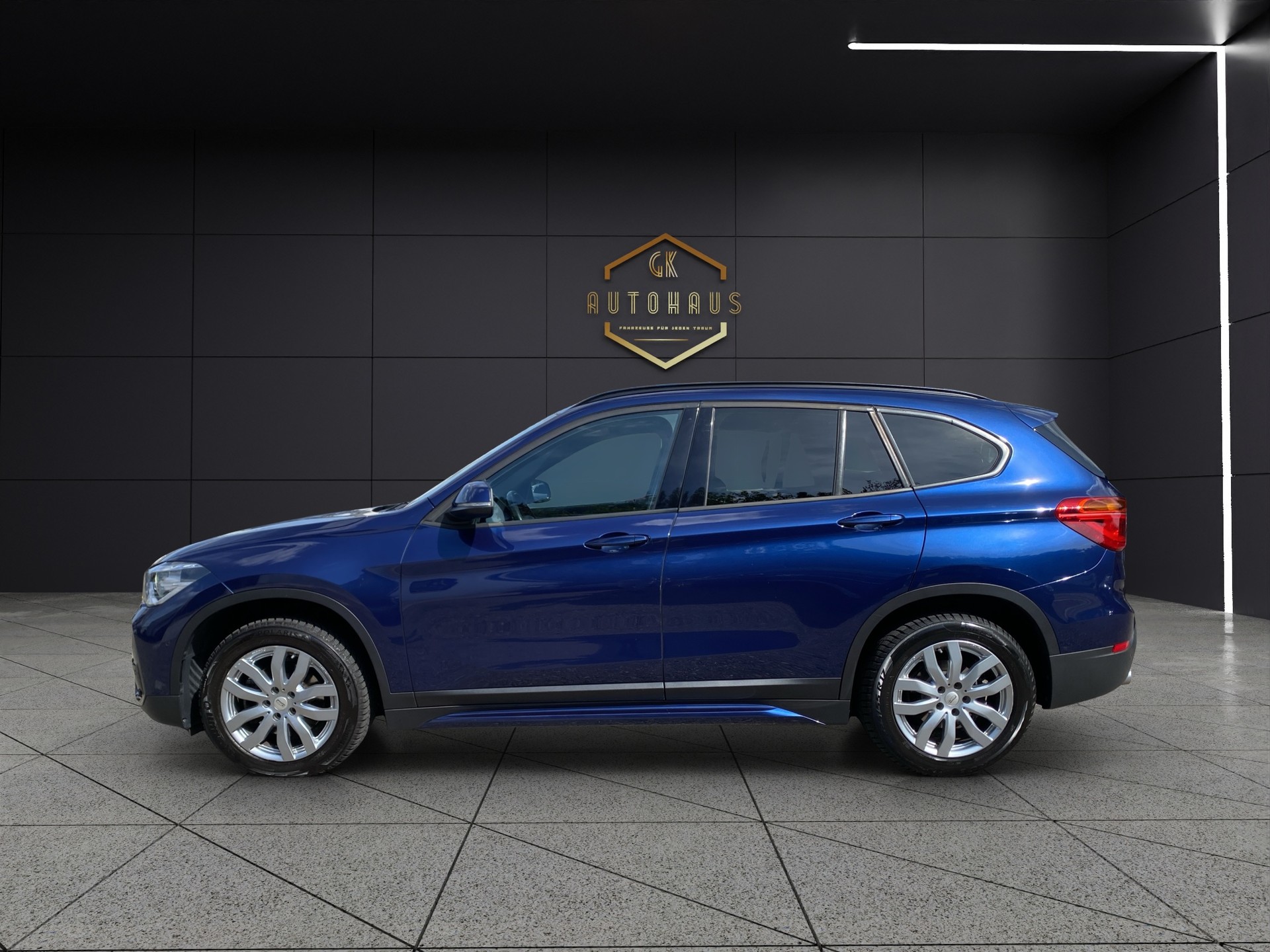 BMW X1 xDrive 18d Essential Edition Steptronic-image-1