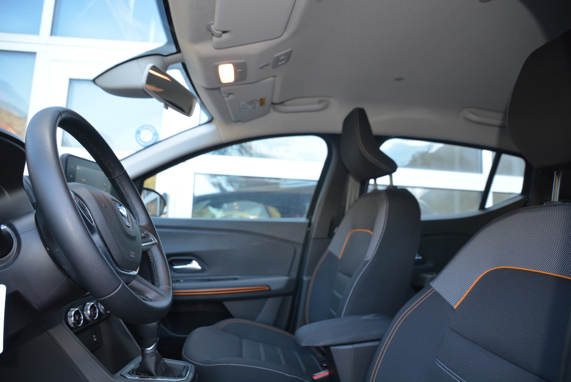 DACIA Sandero Stepway TCe 90 Comfort CVT-image-14