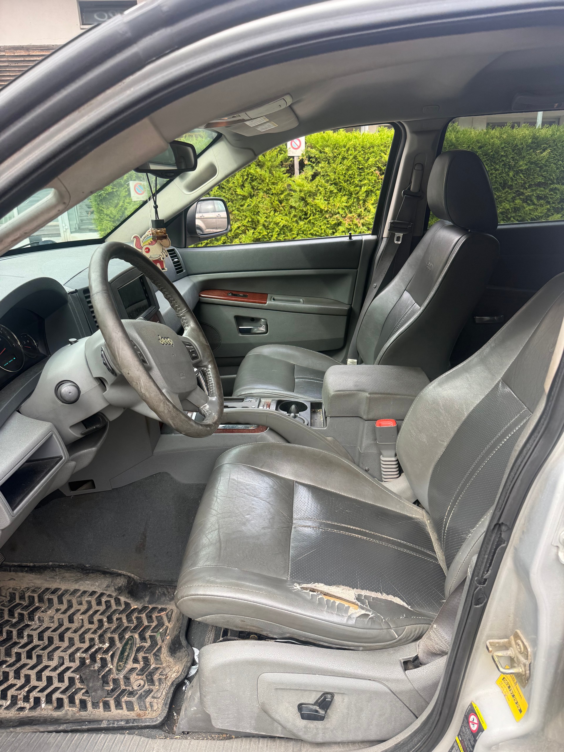 JEEP Grand Cherokee 5.7 HEMI Limited Automatic-image-8