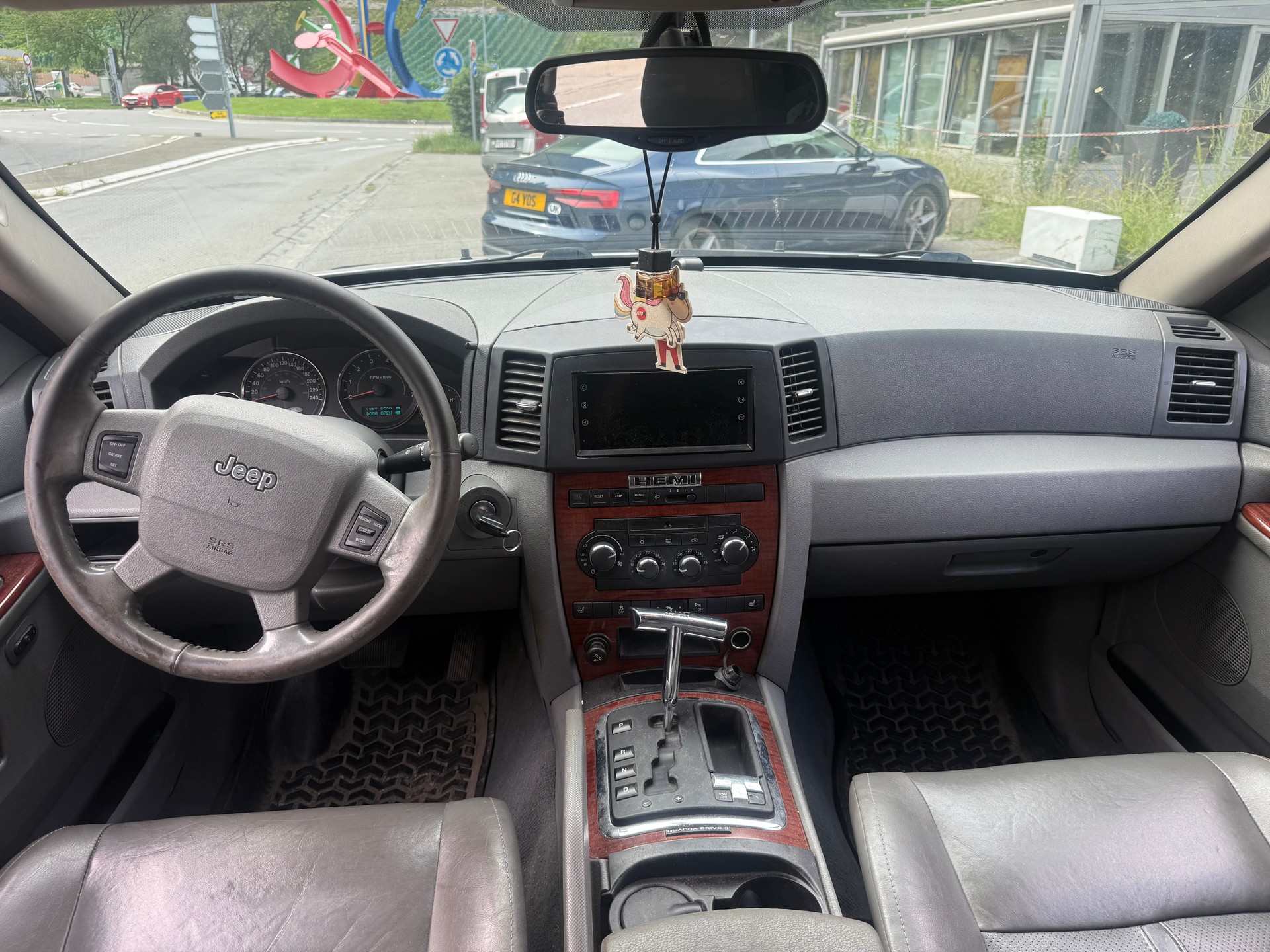 JEEP Grand Cherokee 5.7 HEMI Limited Automatic-image-7