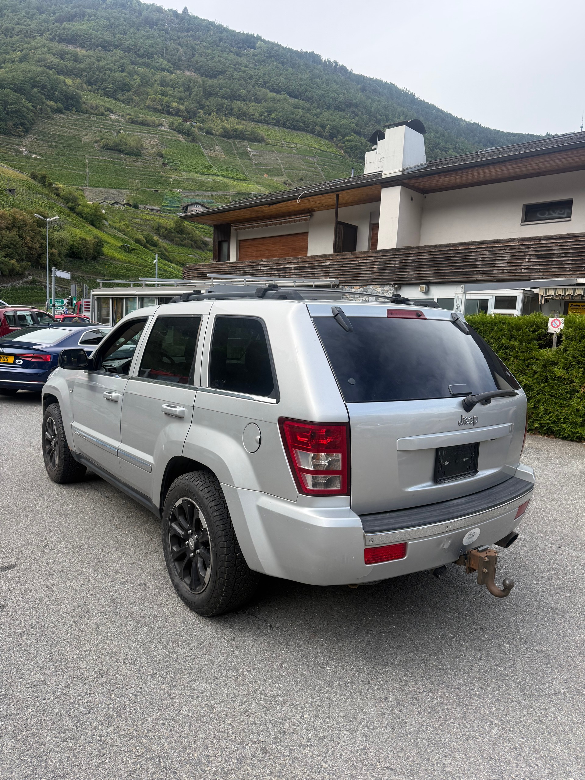 JEEP Grand Cherokee 5.7 HEMI Limited Automatic-image-3
