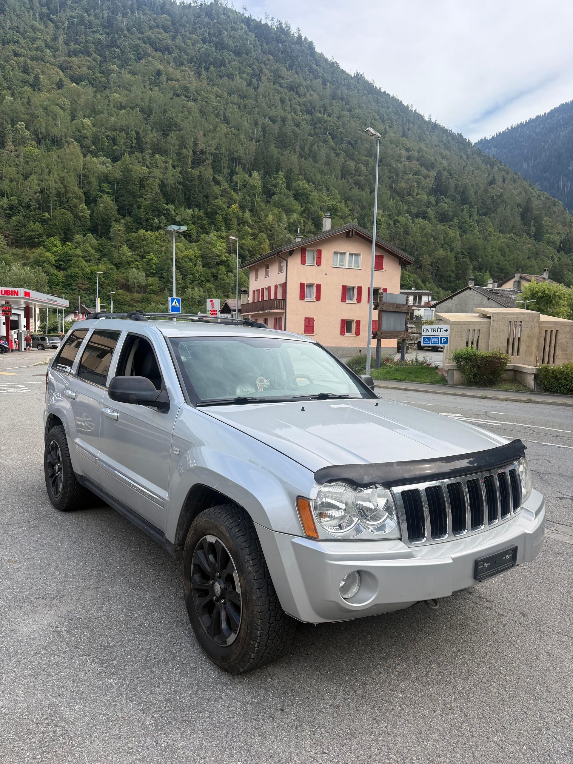 JEEP Grand Cherokee 5.7 HEMI Limited Automatic-image-0