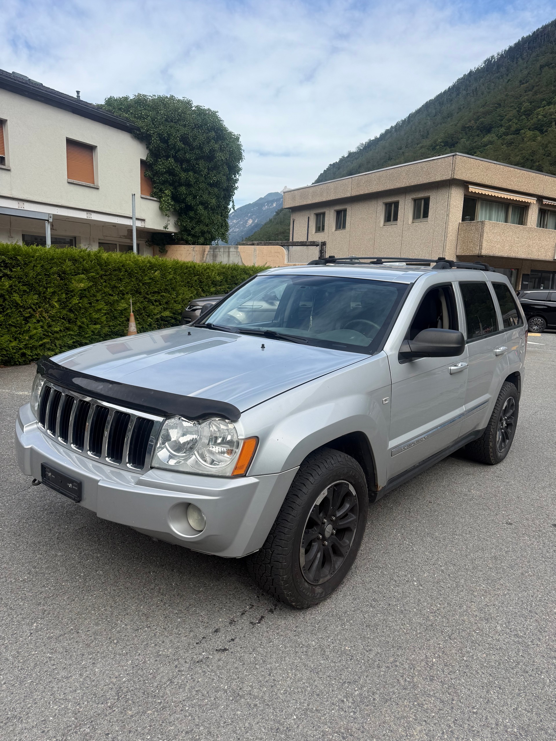 JEEP Grand Cherokee 5.7 HEMI Limited Automatic-image-1
