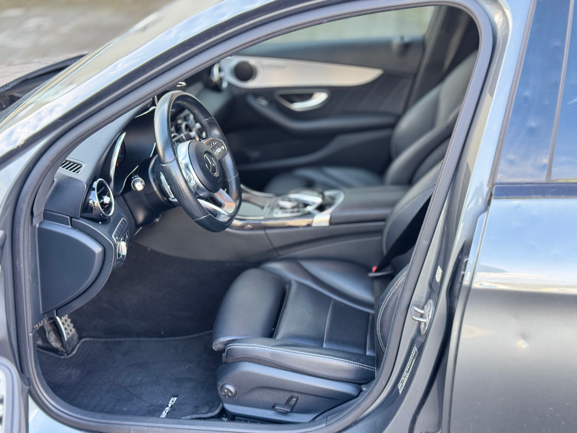 MERCEDES-BENZ C 200 Swiss Star AMG Line 4M 9G-Tronic-image-8