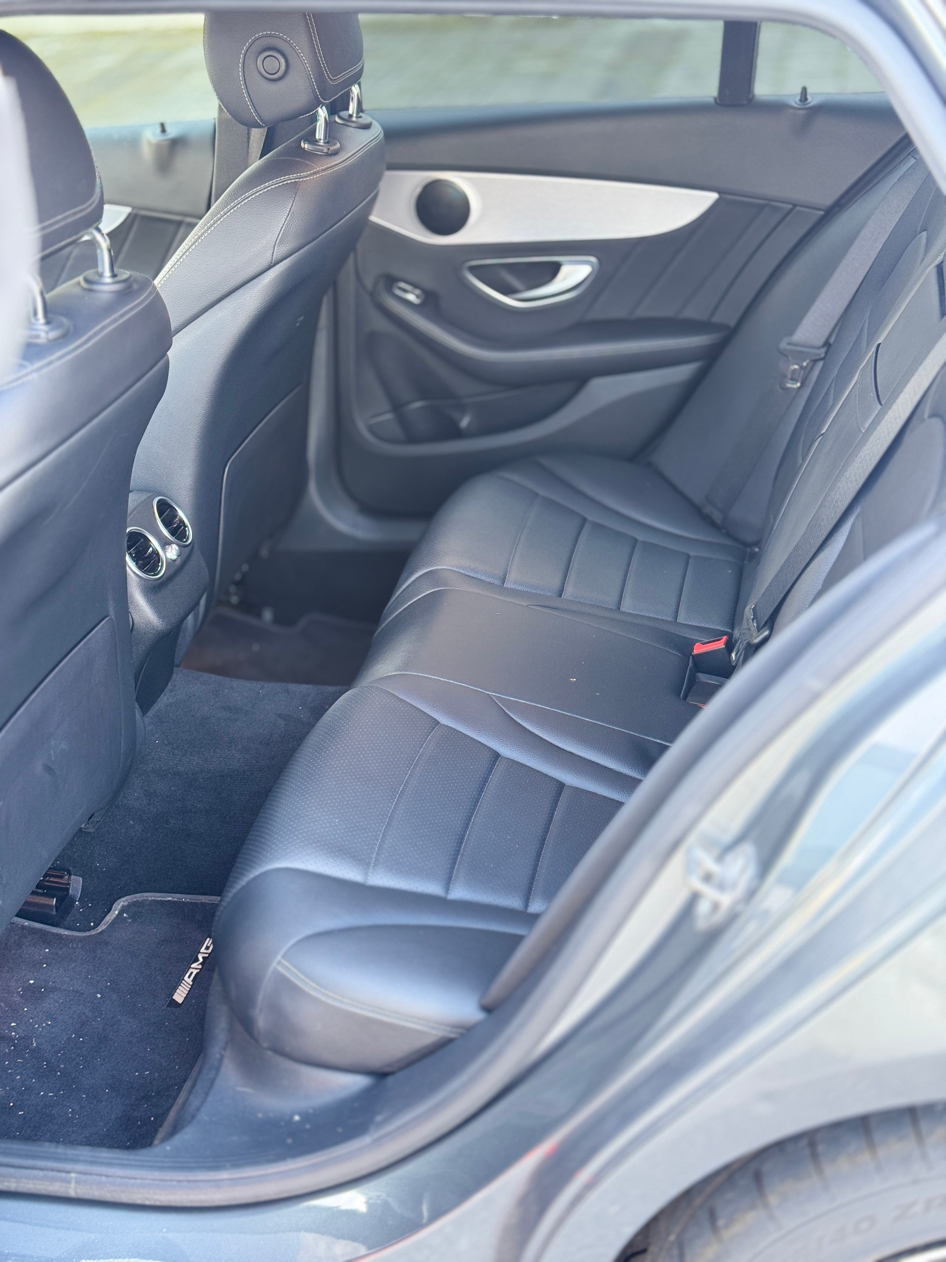 MERCEDES-BENZ C 200 Swiss Star AMG Line 4M 9G-Tronic-image-7