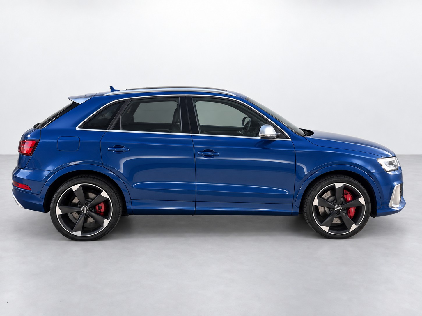 AUDI RS Q3 2.5 TFSI performance quattro S-tronic-image-2