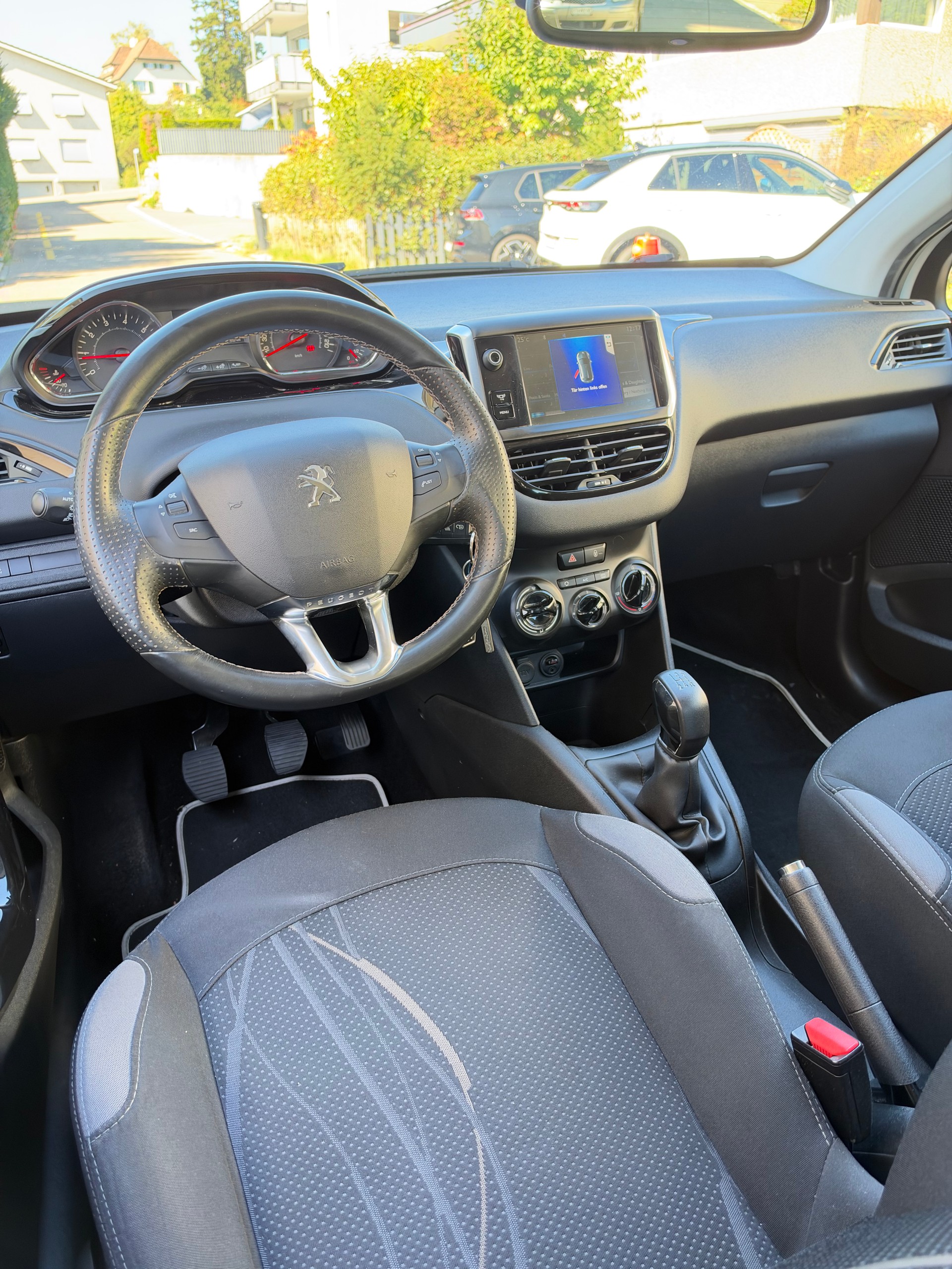 PEUGEOT 208 1.2 VTI Roland Garros/ FRISCH AB MFK & SERVICE-image-7
