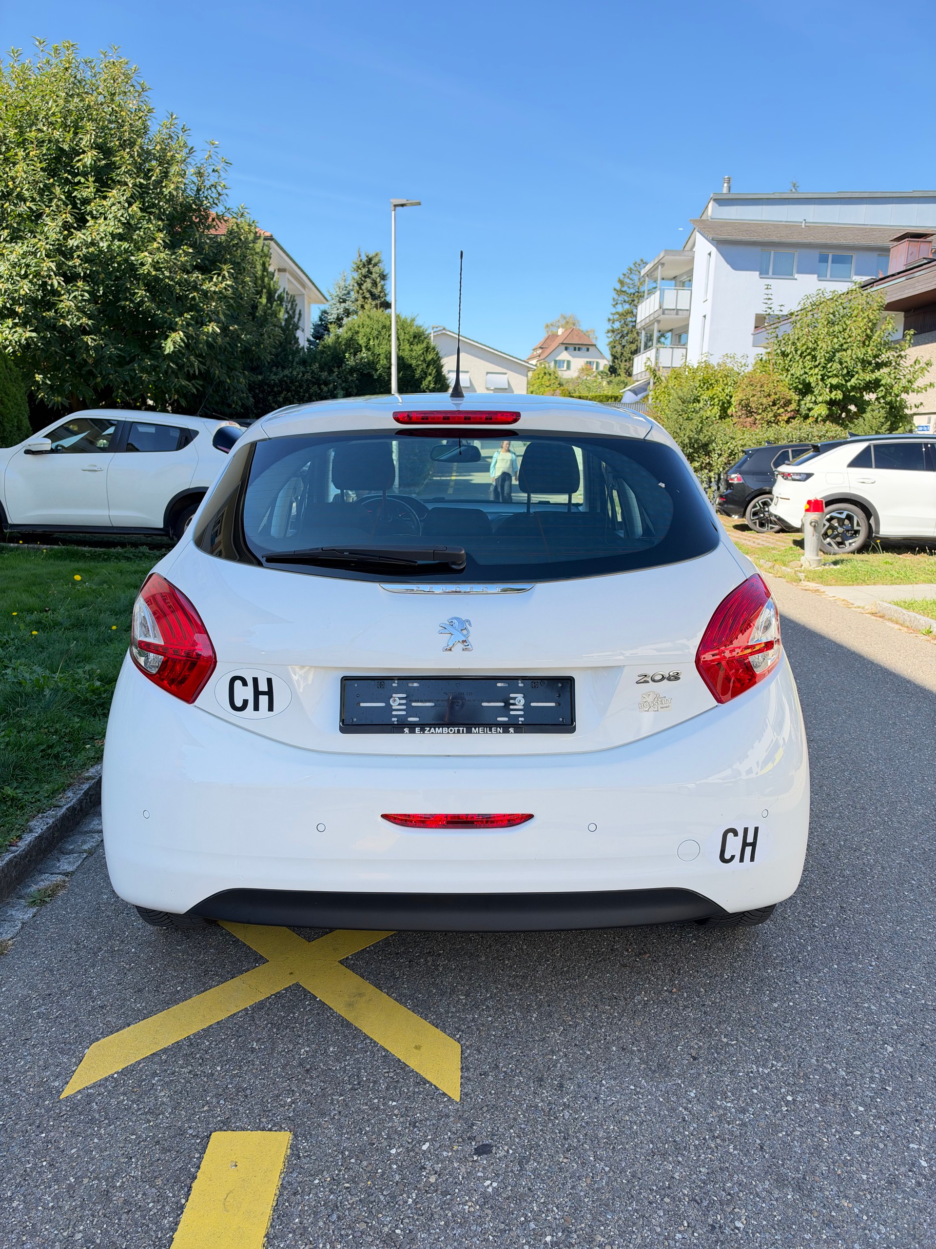 PEUGEOT 208 1.2 VTI Roland Garros/ FRISCH AB MFK & SERVICE-image-3