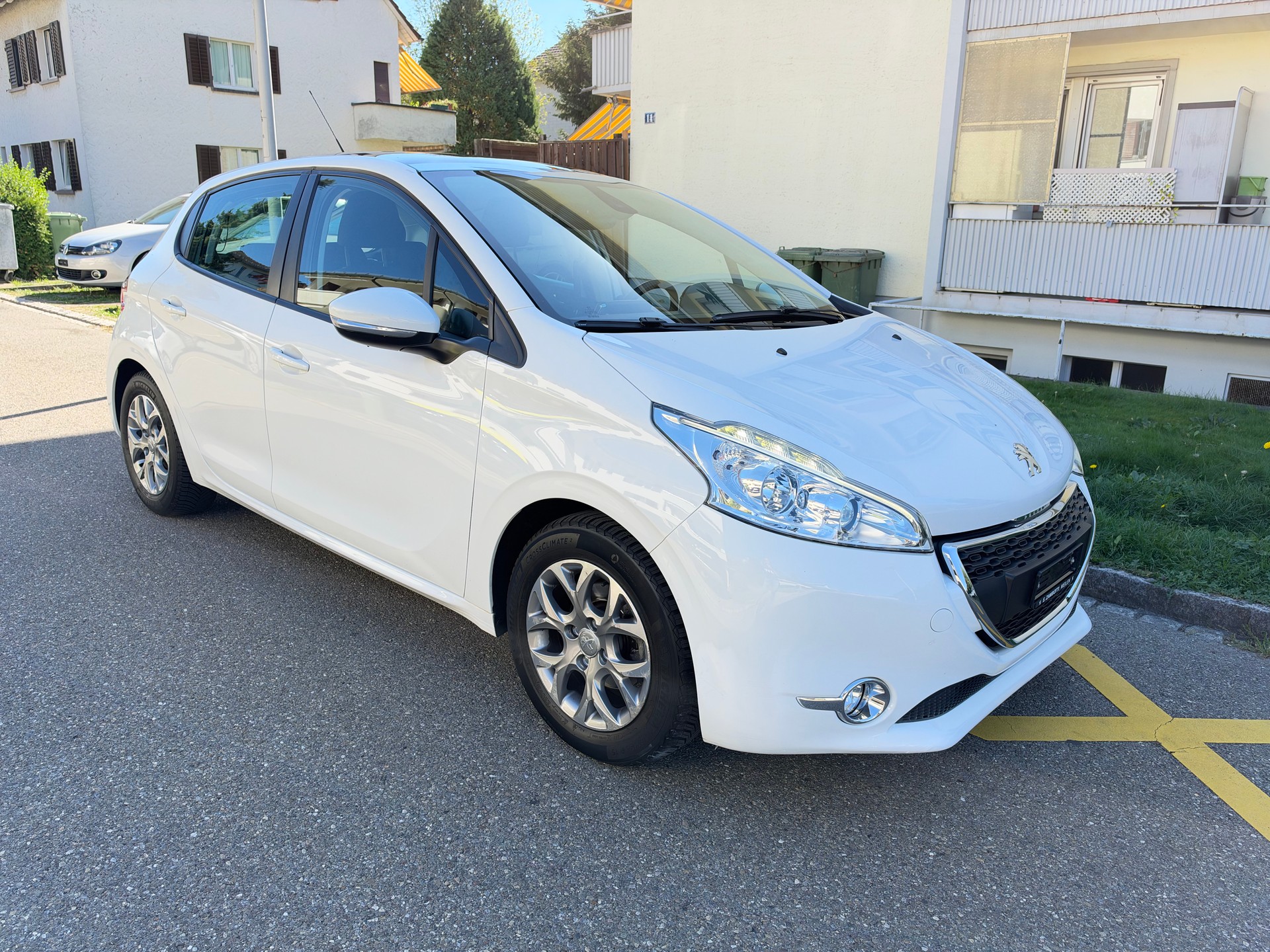 PEUGEOT 208 1.2 VTI Roland Garros/ FRISCH AB MFK & SERVICE-image-5