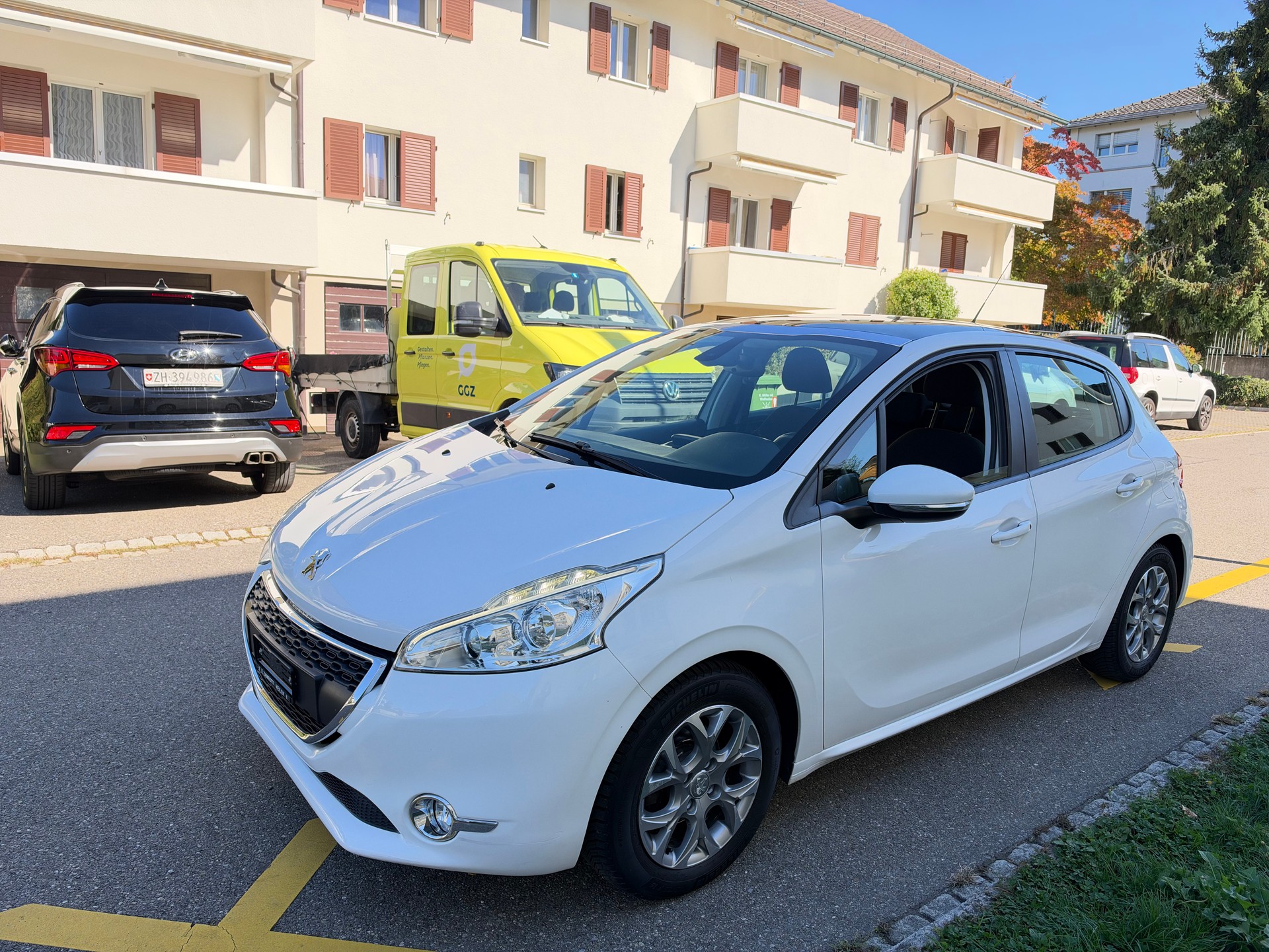 PEUGEOT 208 1.2 VTI Roland Garros/ FRISCH AB MFK & SERVICE-image-1