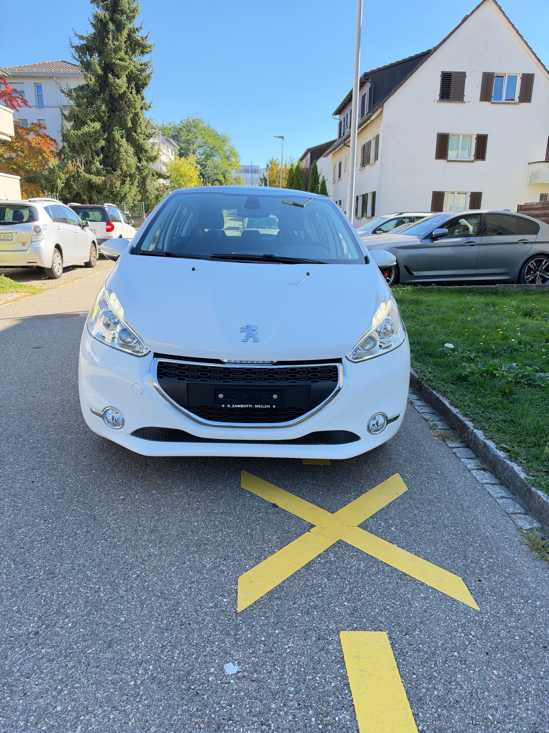 PEUGEOT 208 1.2 VTI Roland Garros/ FRISCH AB MFK & SERVICE-image-0