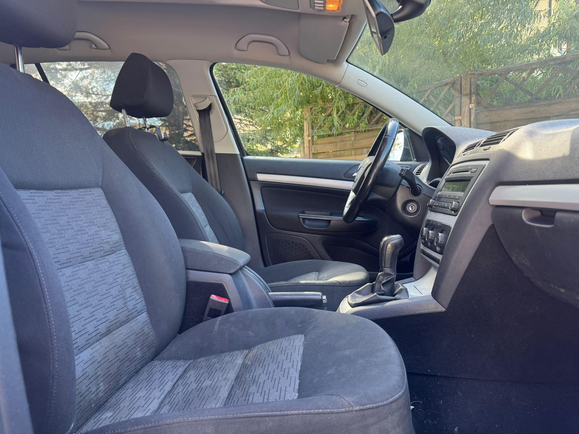 SKODA Octavia Combi 2.0 TDI Adventure 4x4-image-8