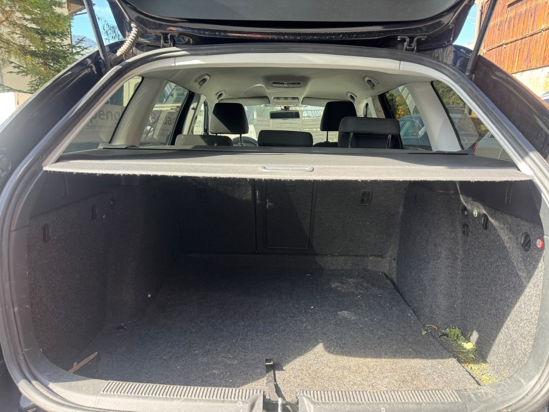 SKODA Octavia Combi 2.0 TDI Adventure 4x4-image-10