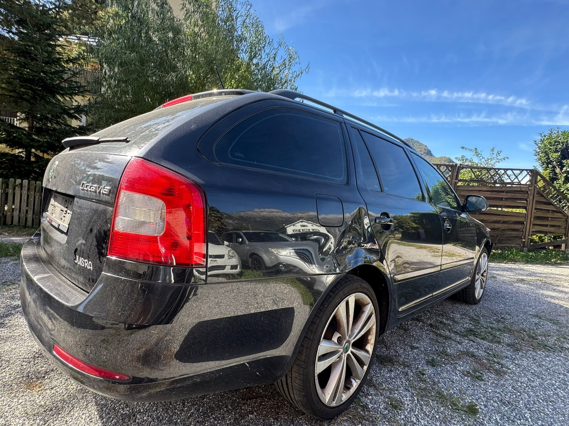 SKODA Octavia Combi 2.0 TDI Adventure 4x4-image-5