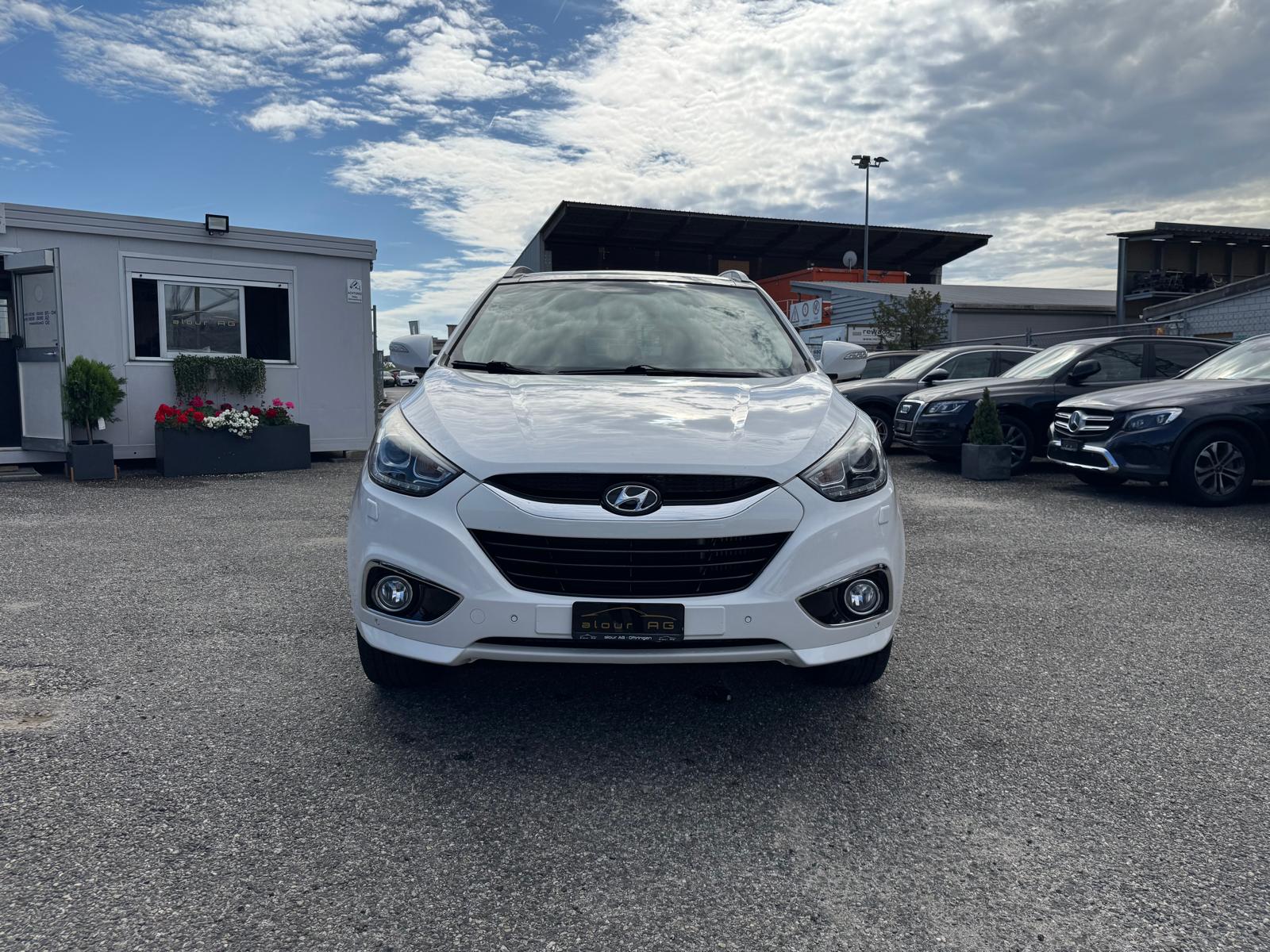 HYUNDAI iX 35 2.0 CRDi Premium 4WD Automatic-image-0