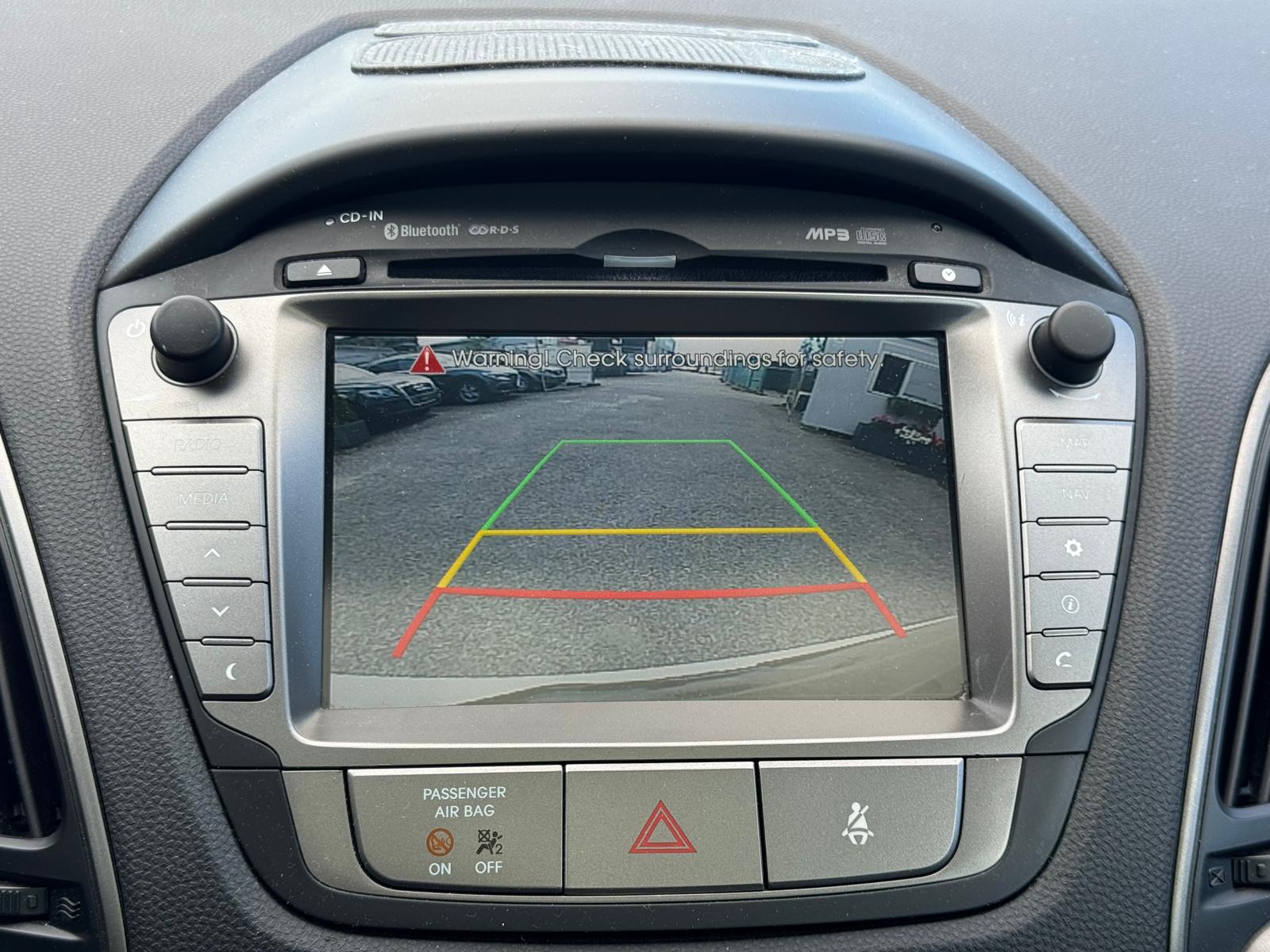 HYUNDAI iX 35 2.0 CRDi Premium 4WD Automatic-image-8
