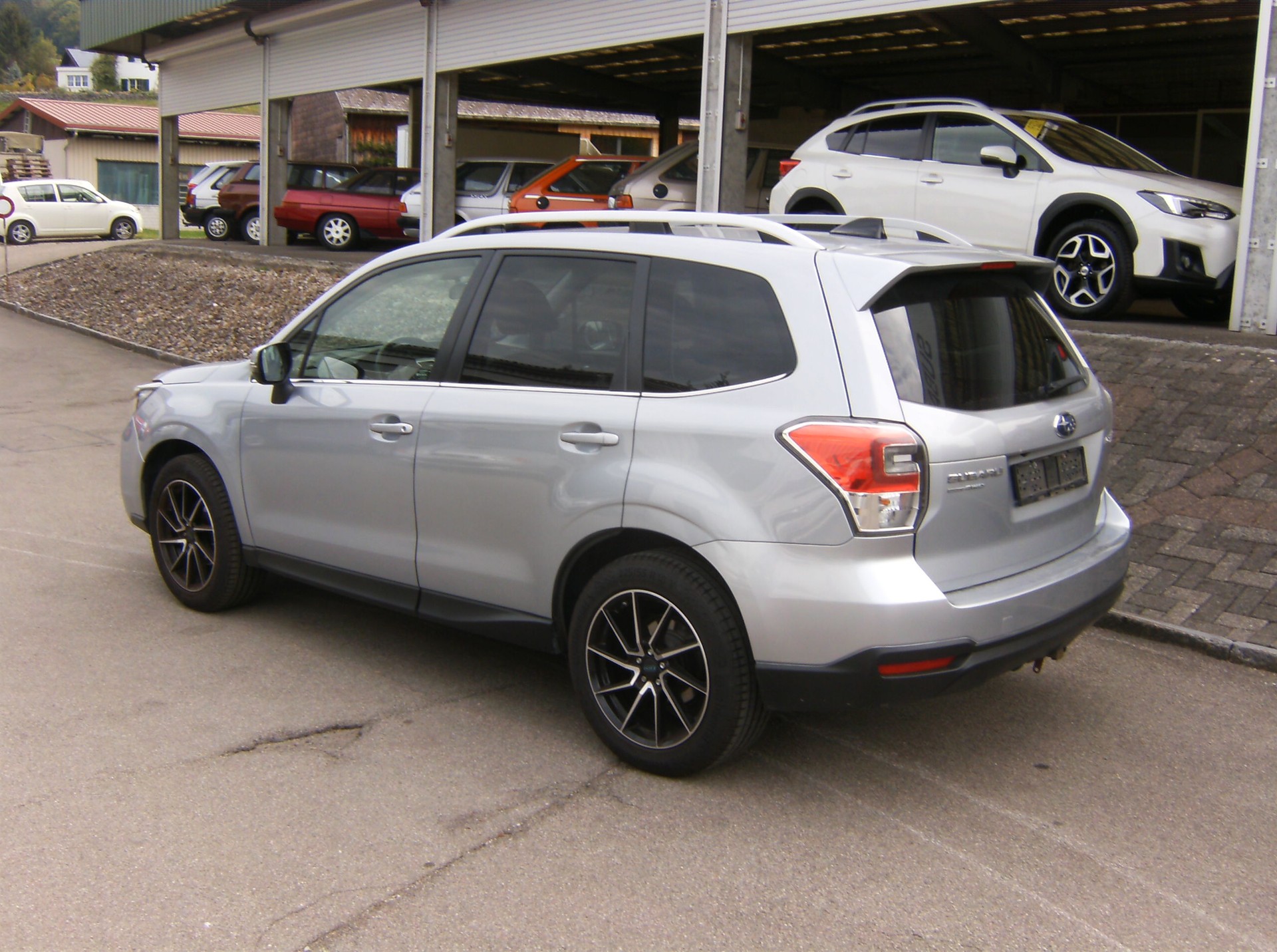SUBARU Forester 2.0i Executive Lineartronic-image-2