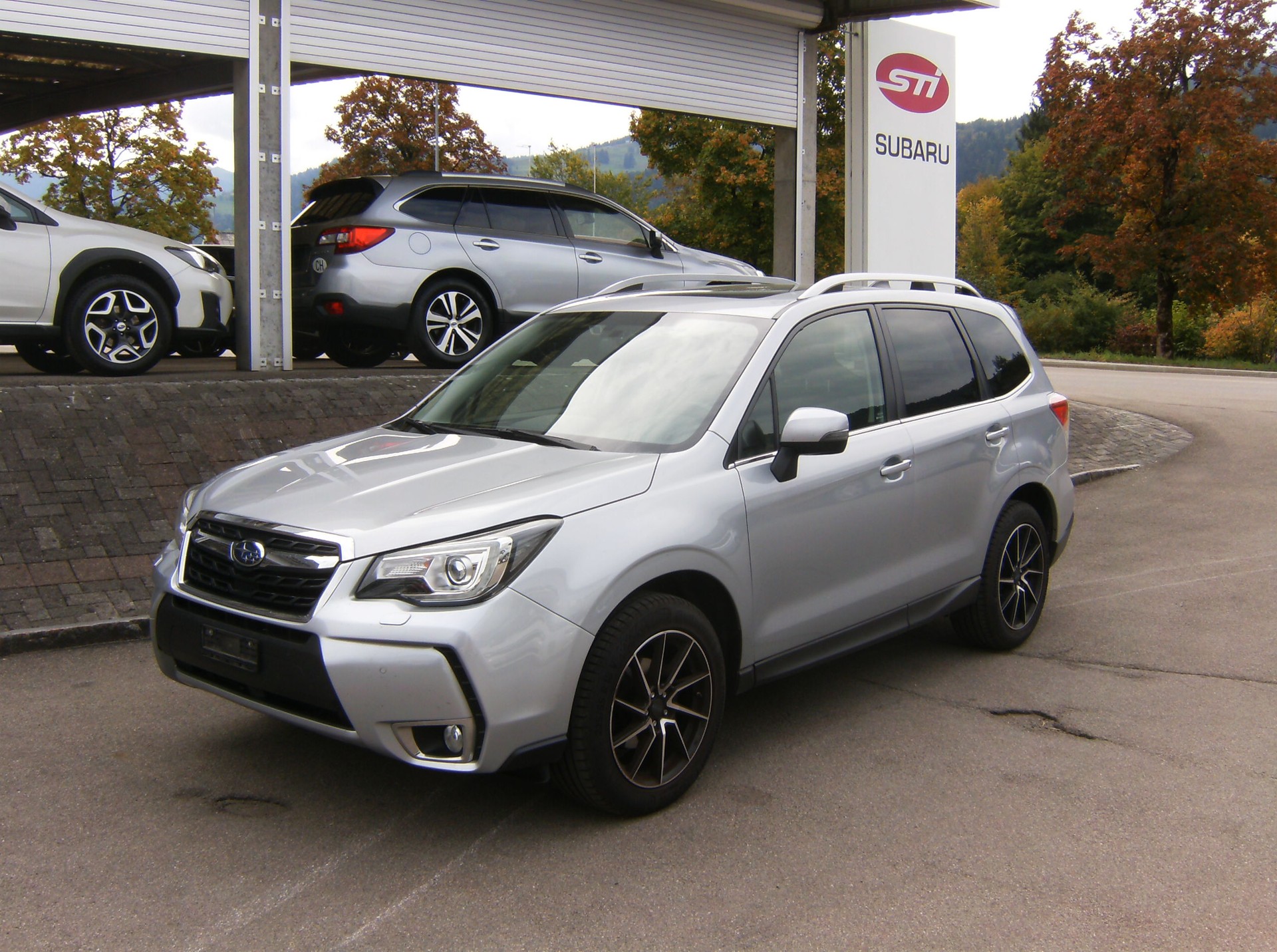 SUBARU Forester 2.0i Executive Lineartronic-image-0